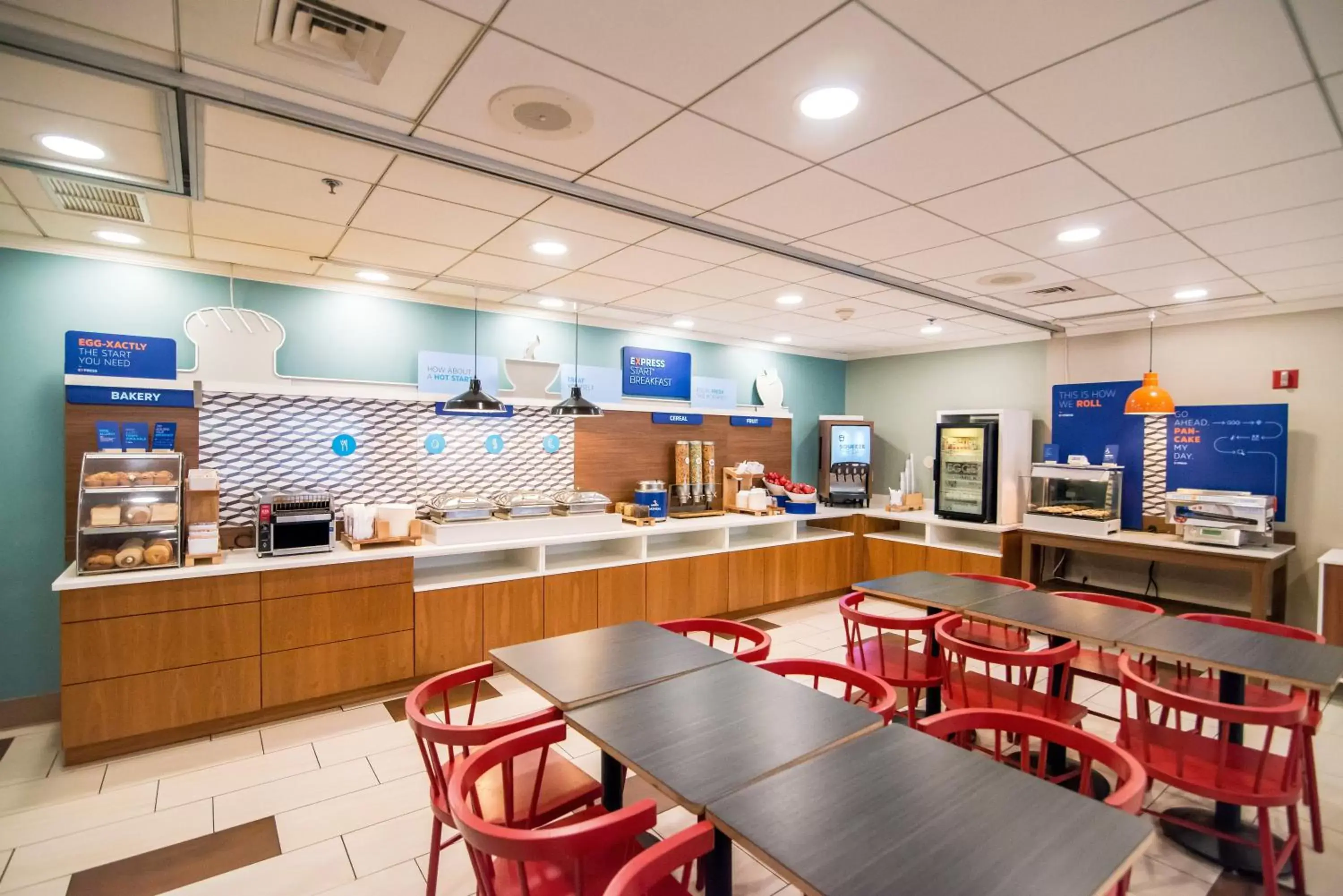 Breakfast, Restaurant/Places to Eat in Holiday Inn Express Philadelphia NE - Langhorne, an IHG Hotel