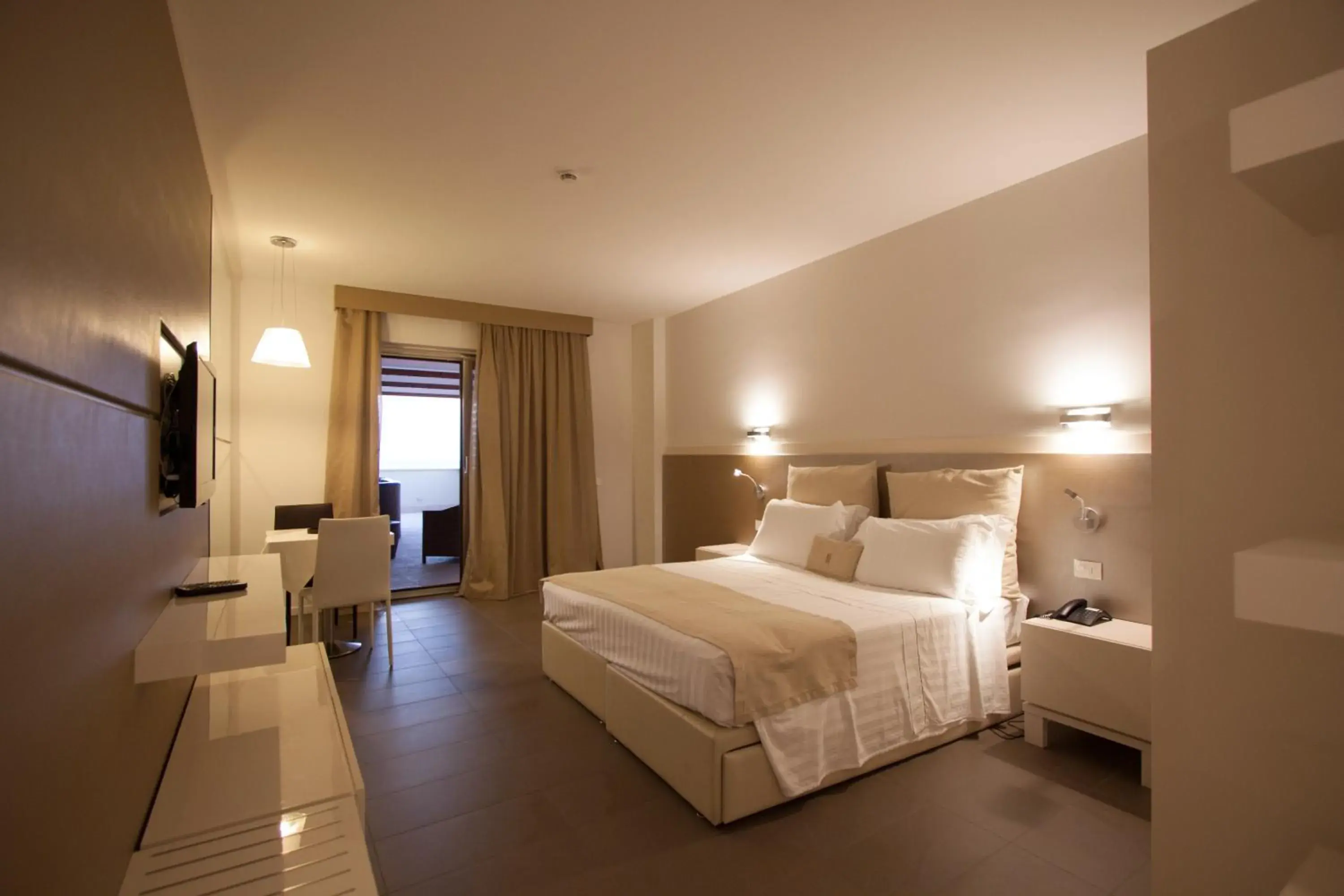 Bedroom, Bed in Main Palace Hotel Bedroom, Bed in Main Palace Hotel