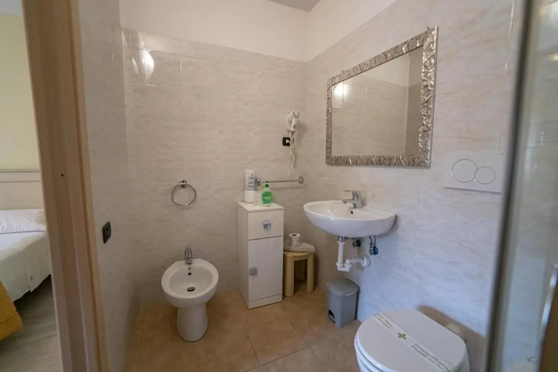 Bathroom in Hotel Siros