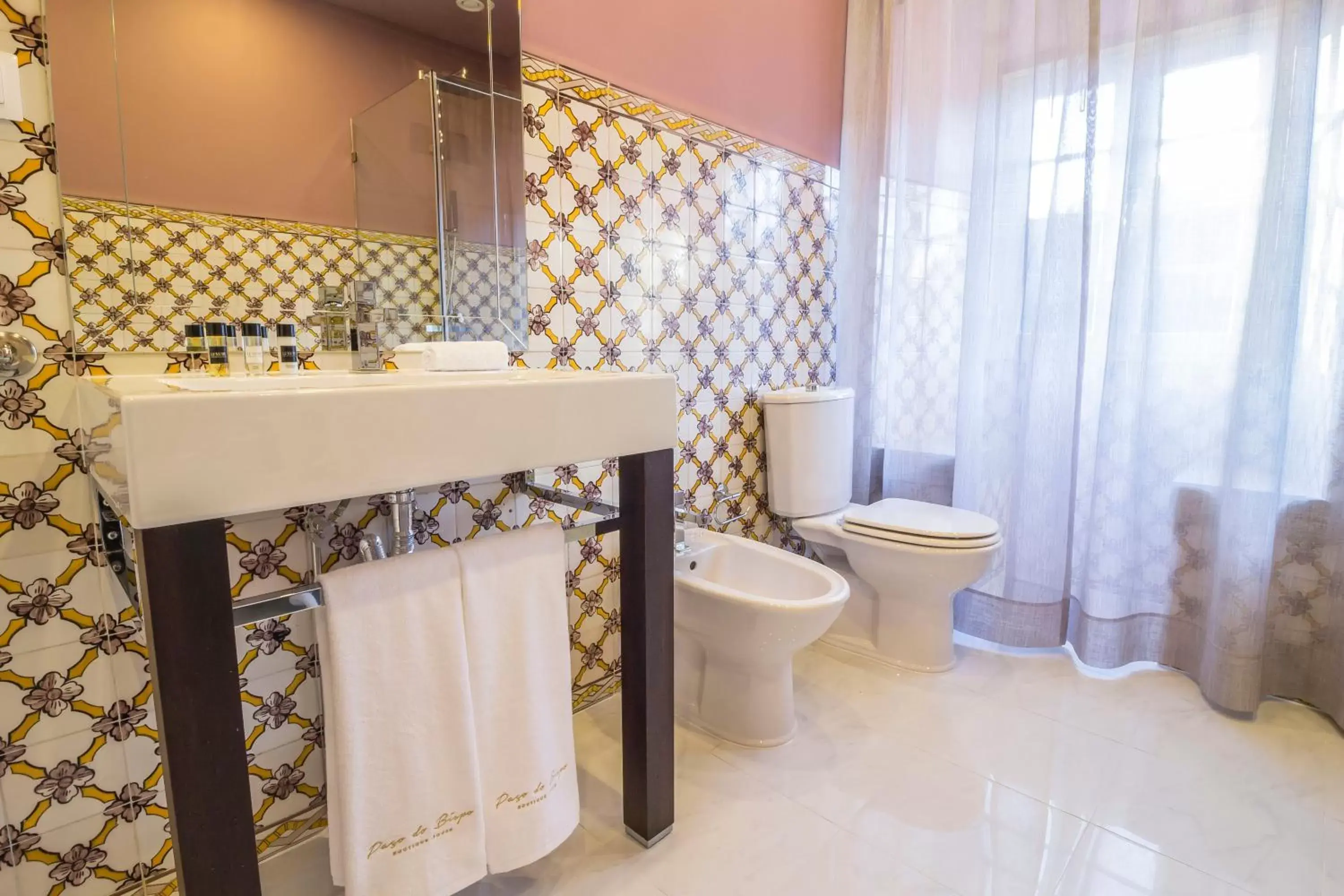 Bathroom in Paço do Bispo Boutique House