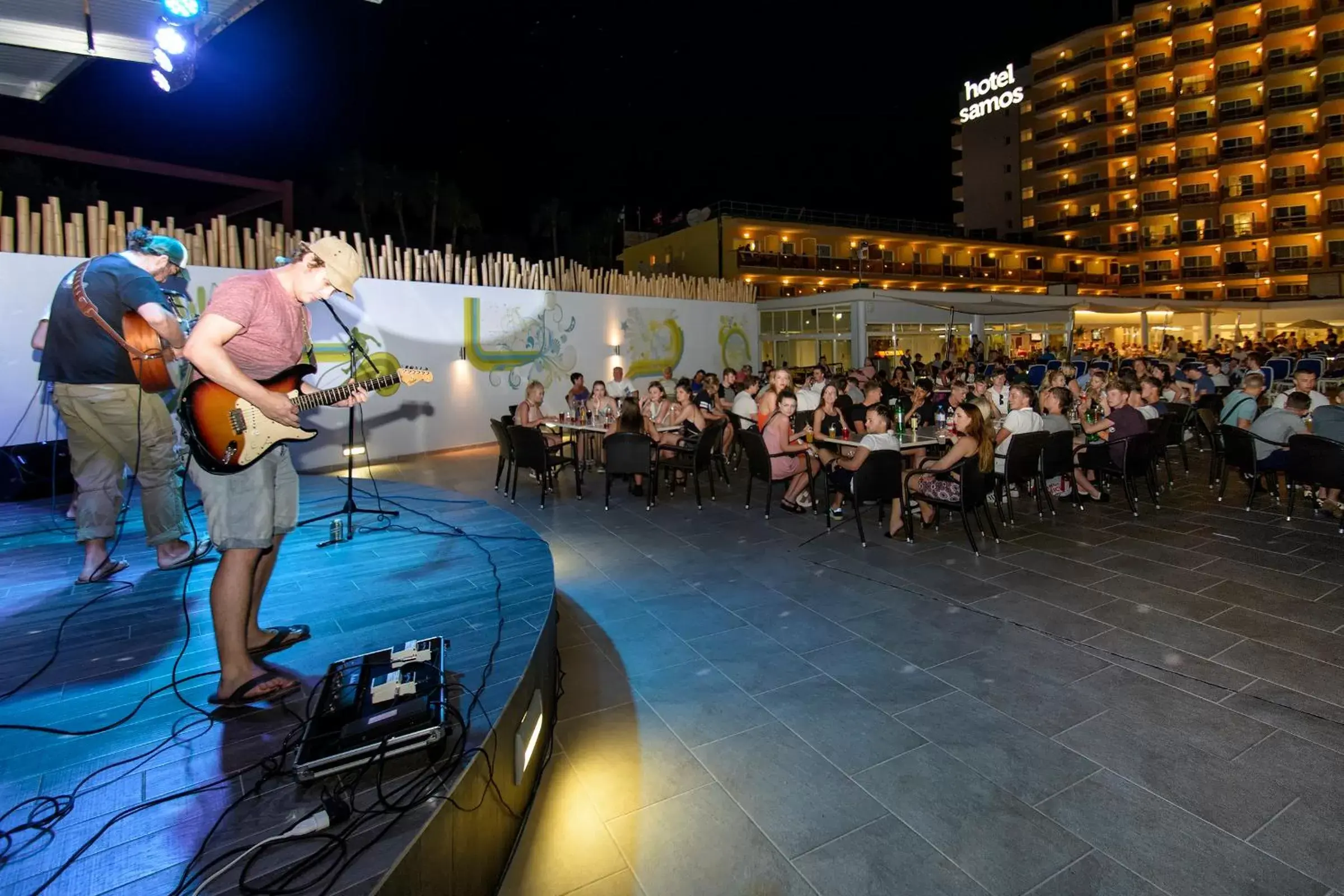 Entertainment, Evening Entertainment in Hotel Samos