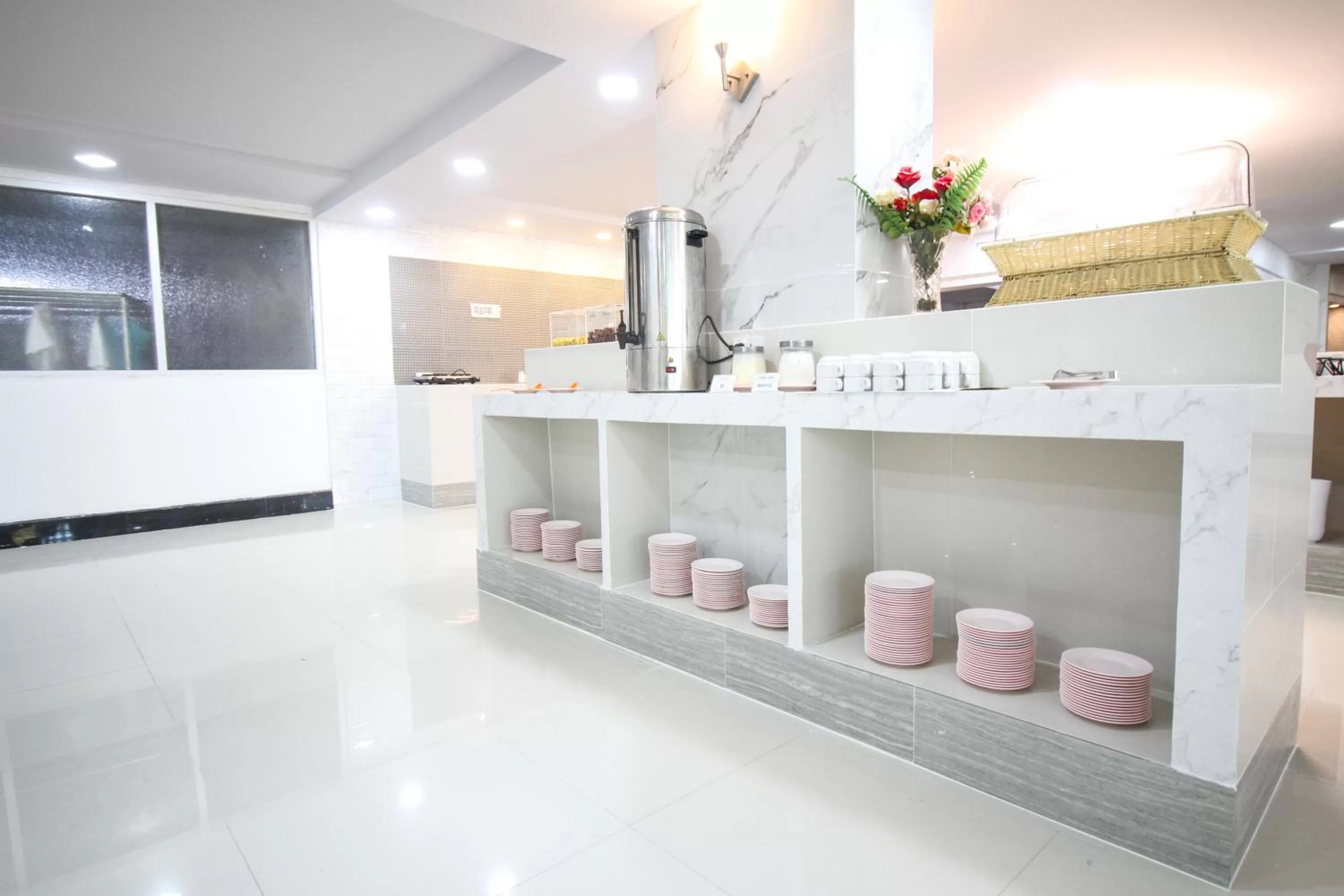 Breakfast in Convenient Grand Hotel