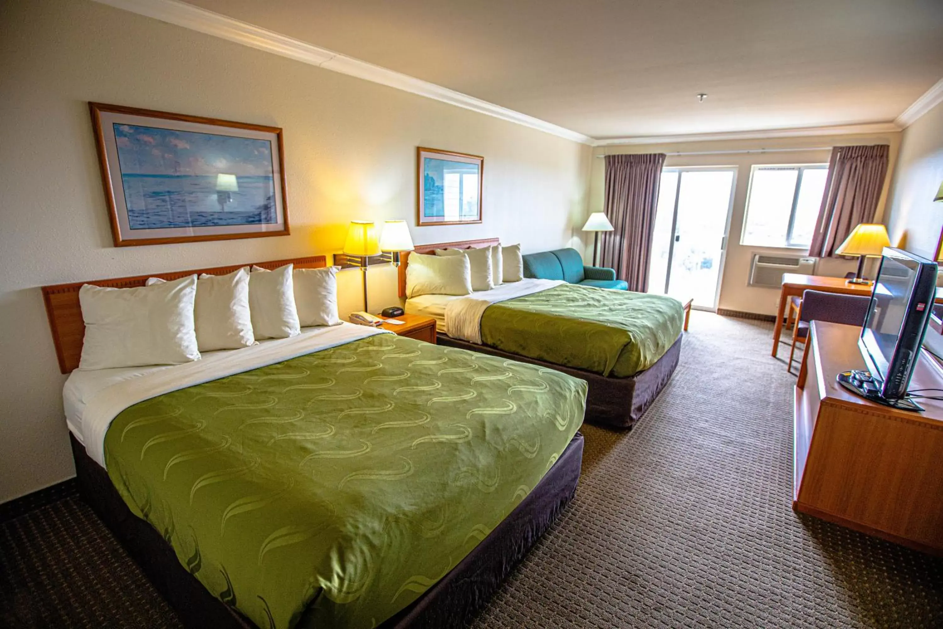 Queen Room with Two Queen Beds and Ocean View - Non-Smoking (2nd Floor) in Ocean Paradise Hotel & Resort Queen Room with Two Queen Beds and Ocean View - Non-Smoking (2nd Floor) in Ocean Paradise Hotel & Resort