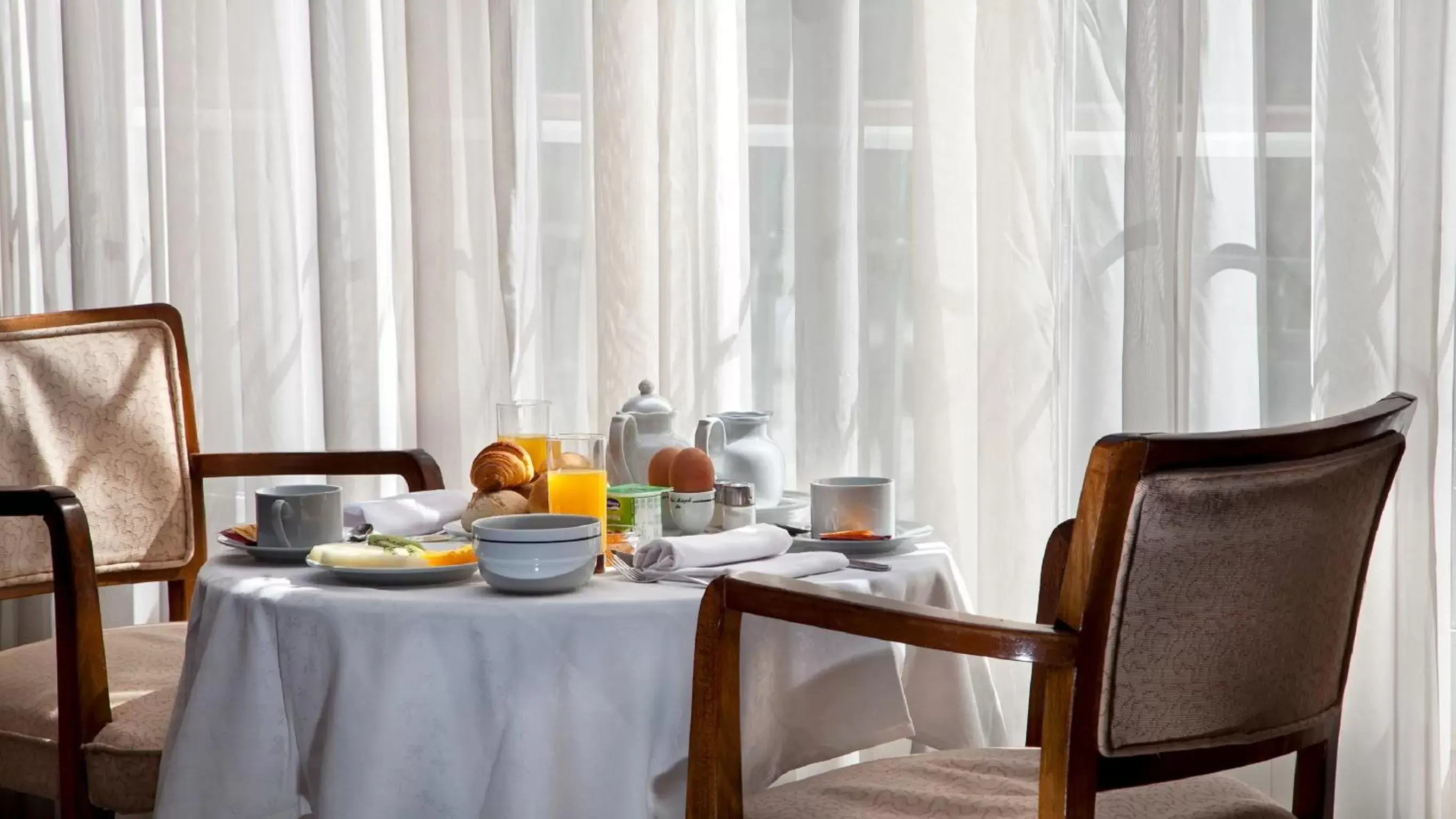 Food and drinks, Breakfast in Hotel Metropole