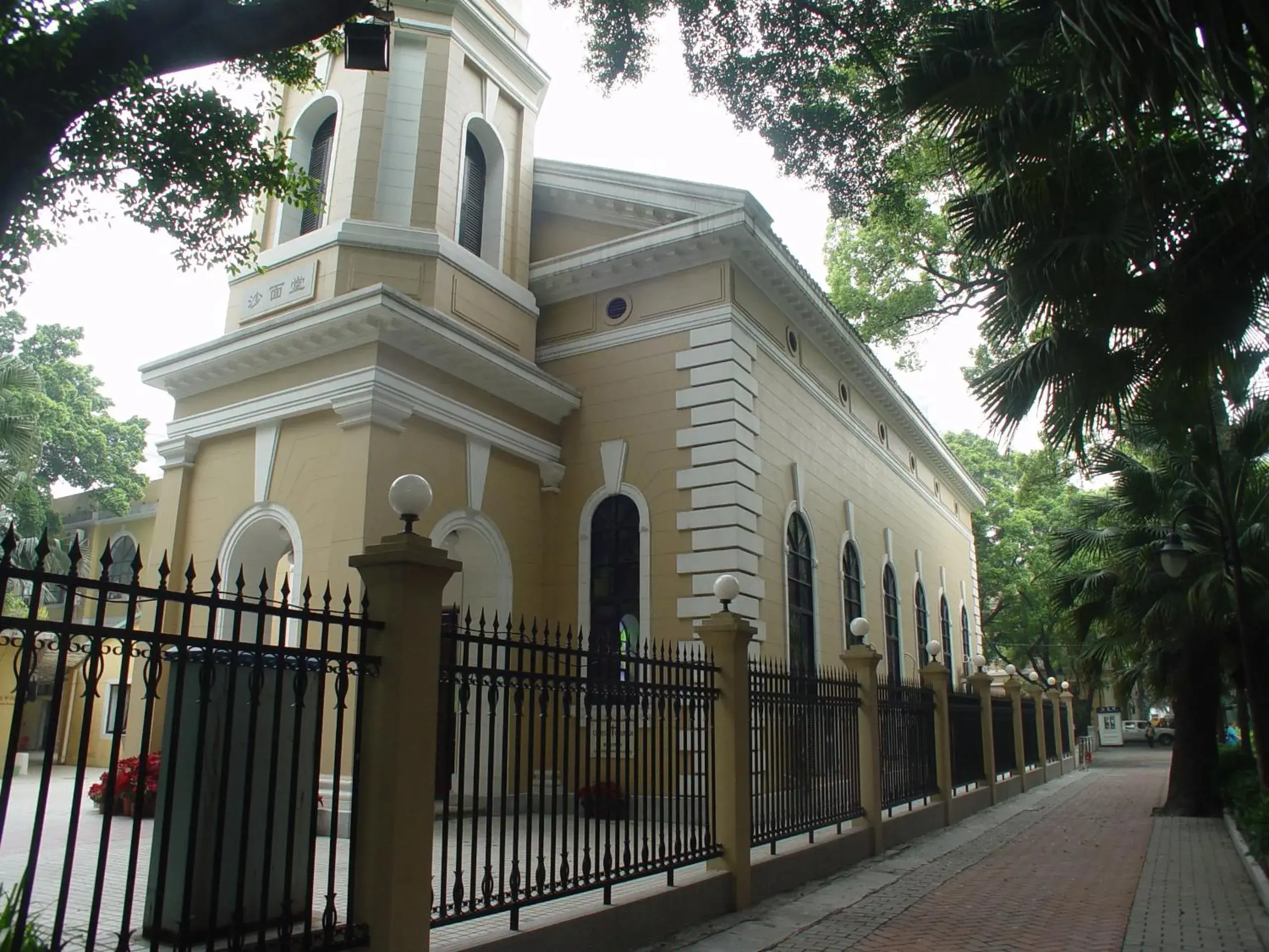 Street view in Guangdong Victory Hotel Street view in Guangdong Victory Hotel