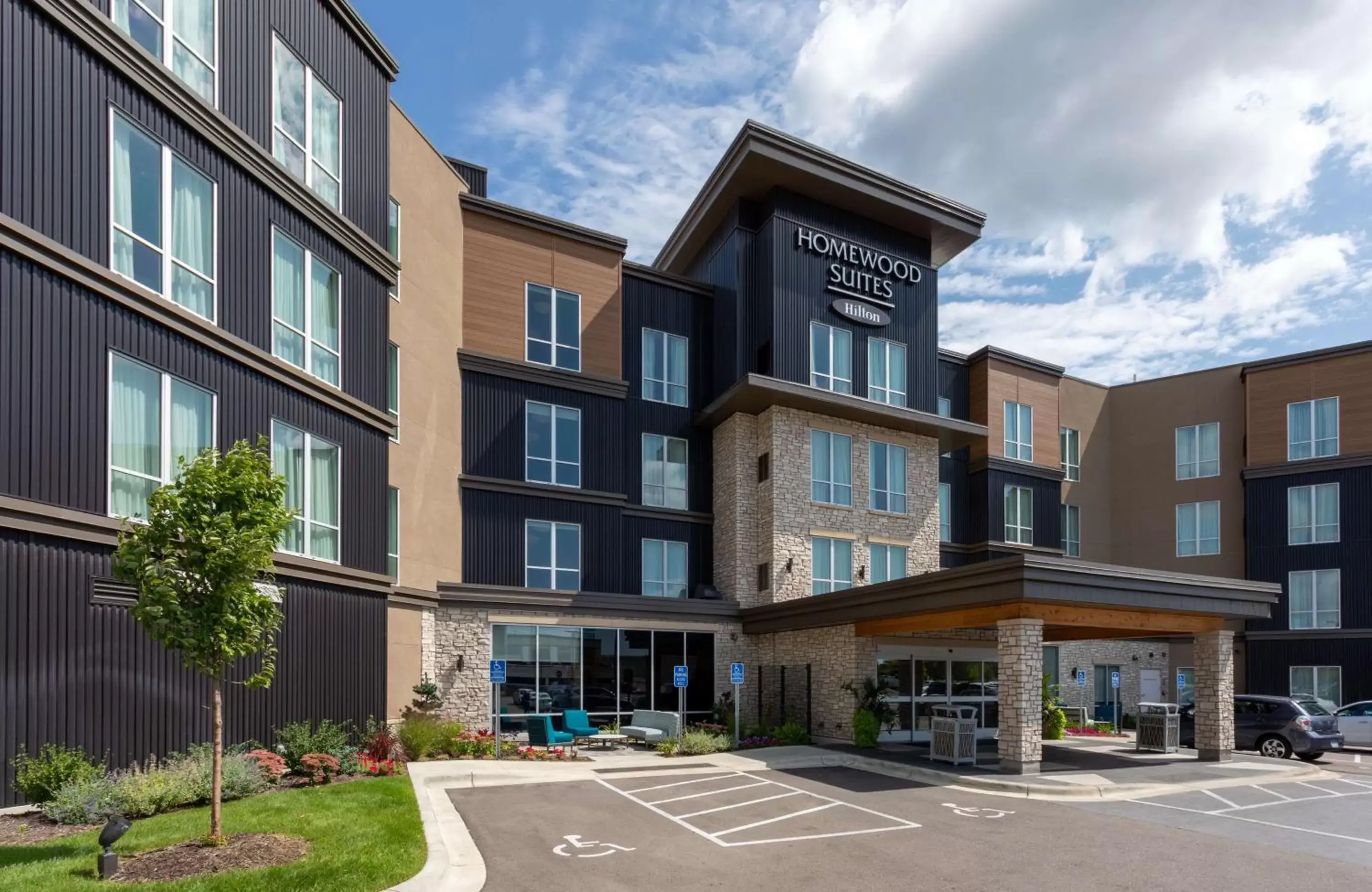 Property Building in Homewood Suites By Hilton Edina Minneapolis