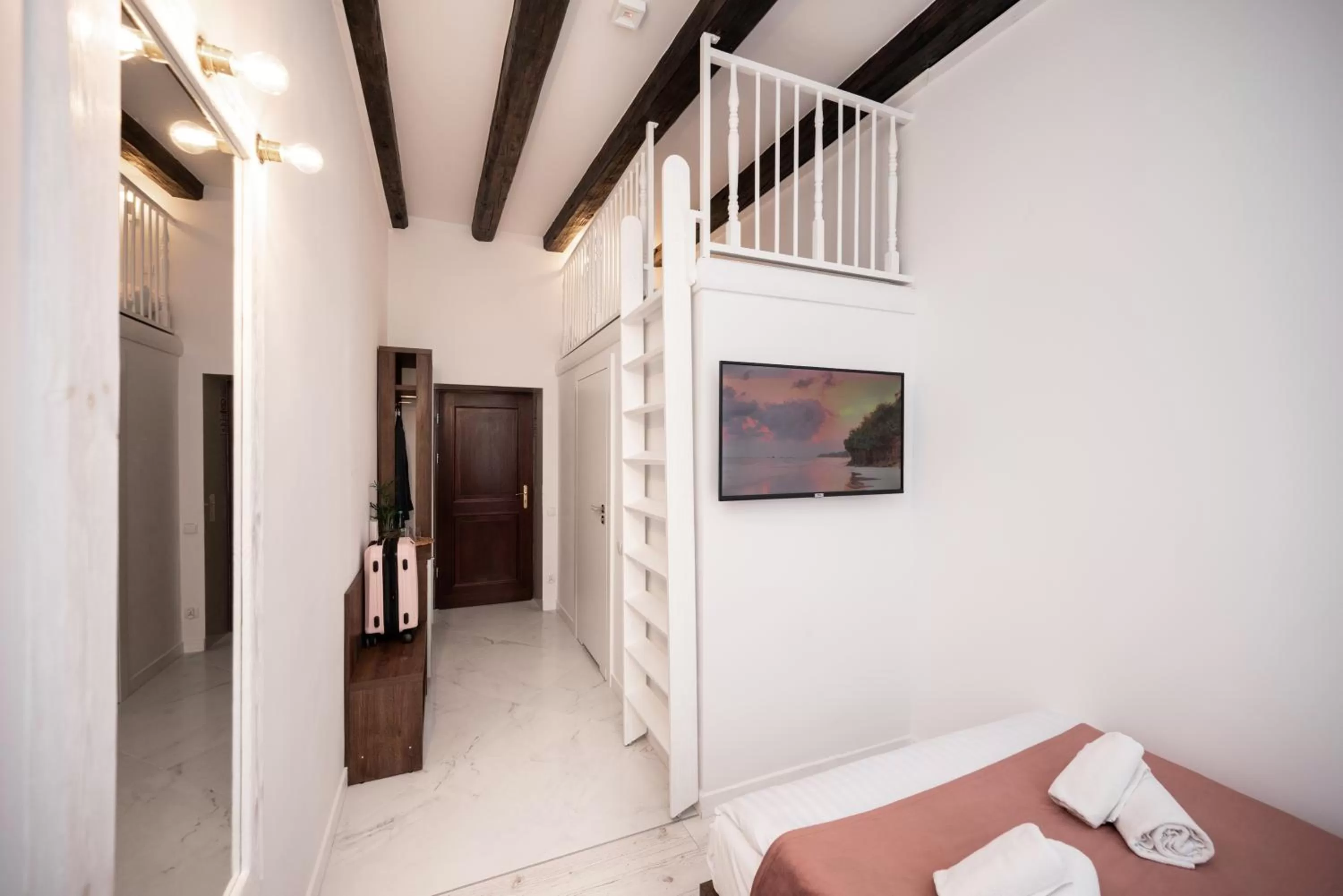 TV and multimedia, Bed in Hive Family House