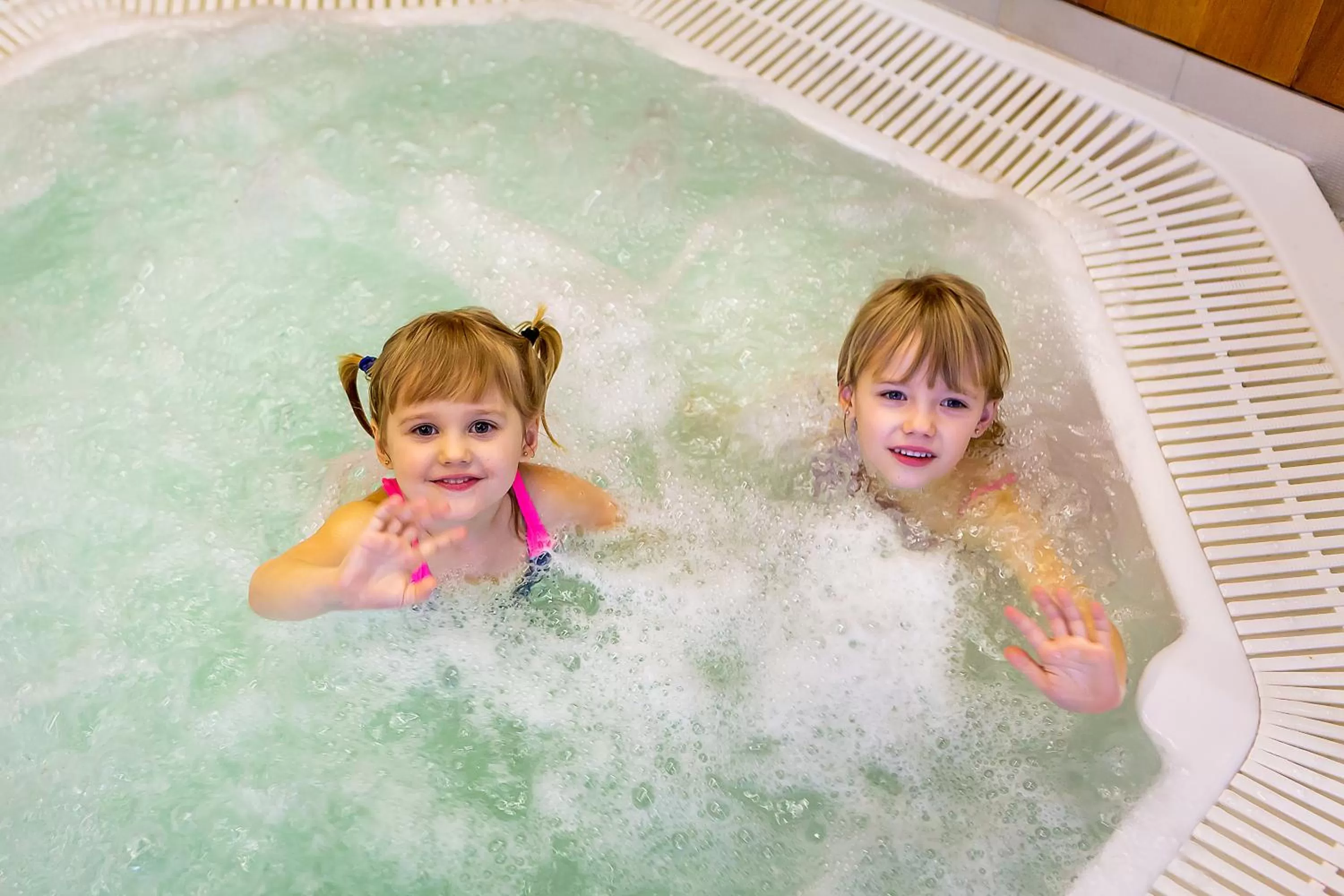 Hot Tub in Hotel Jantar Wellness & Spa