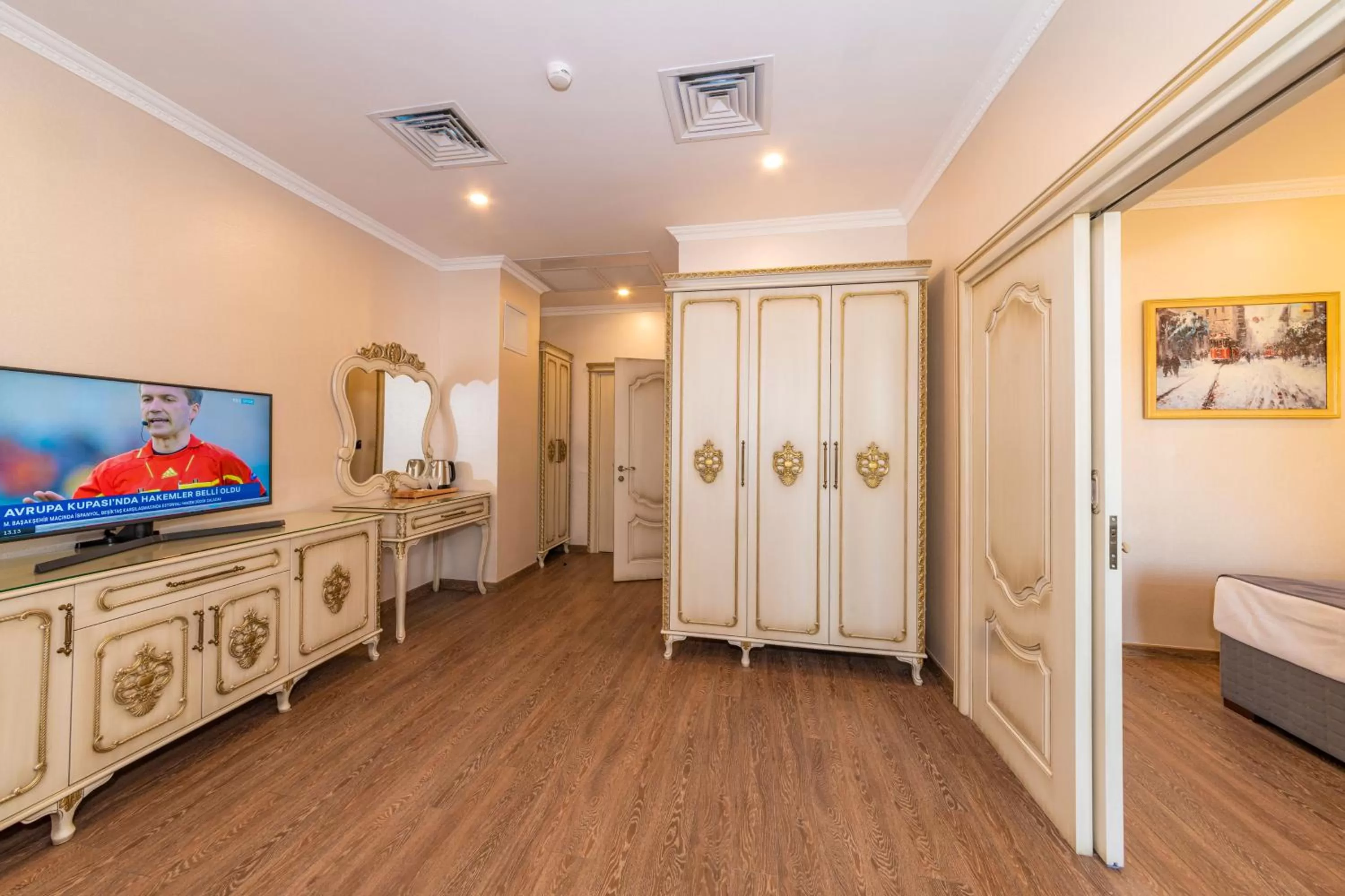 TV and multimedia in Almadina Hotel Istanbul