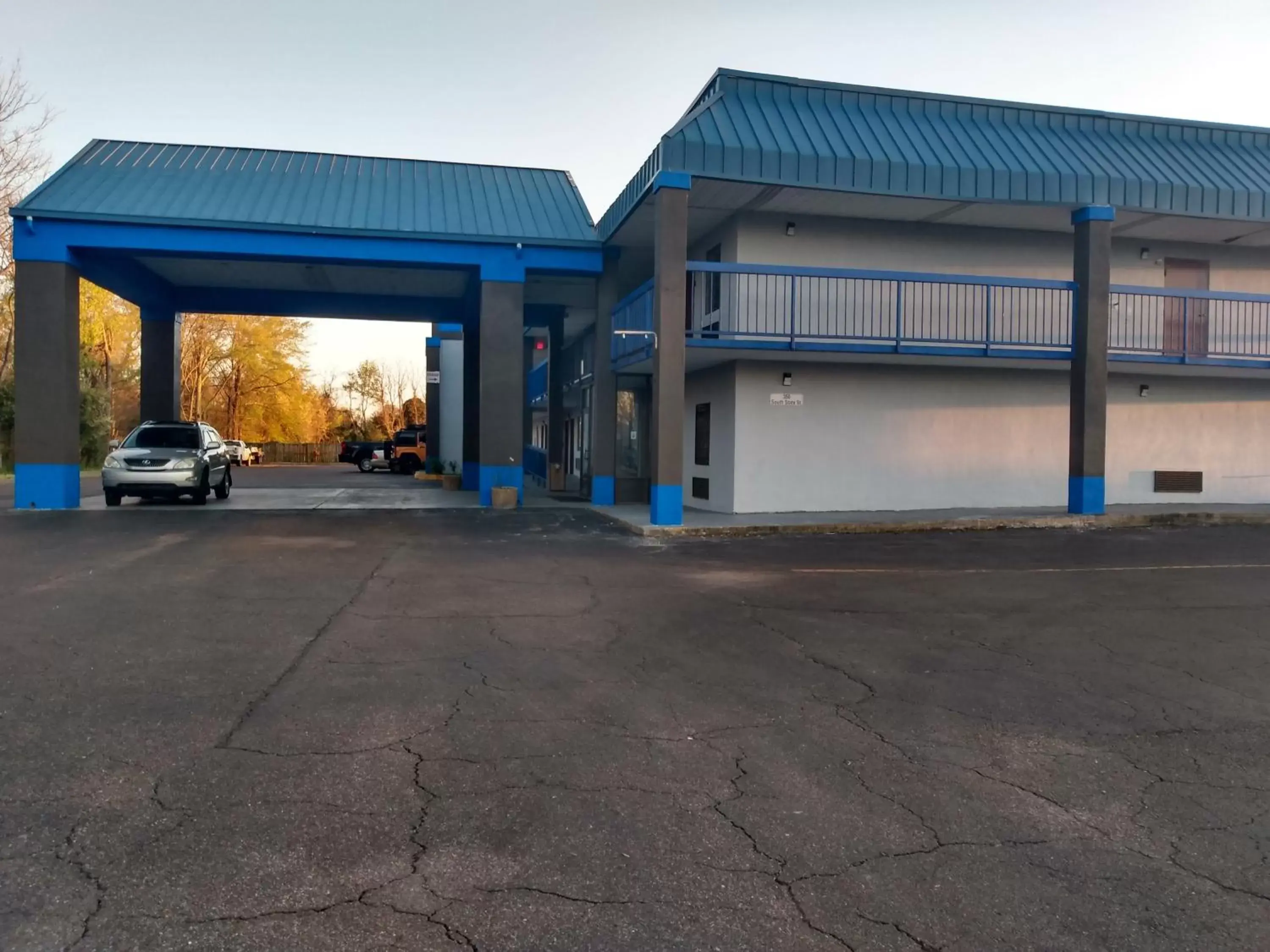 Property building in America's Best Value Inn Clarksdale Property building in America's Best Value Inn Clarksdale