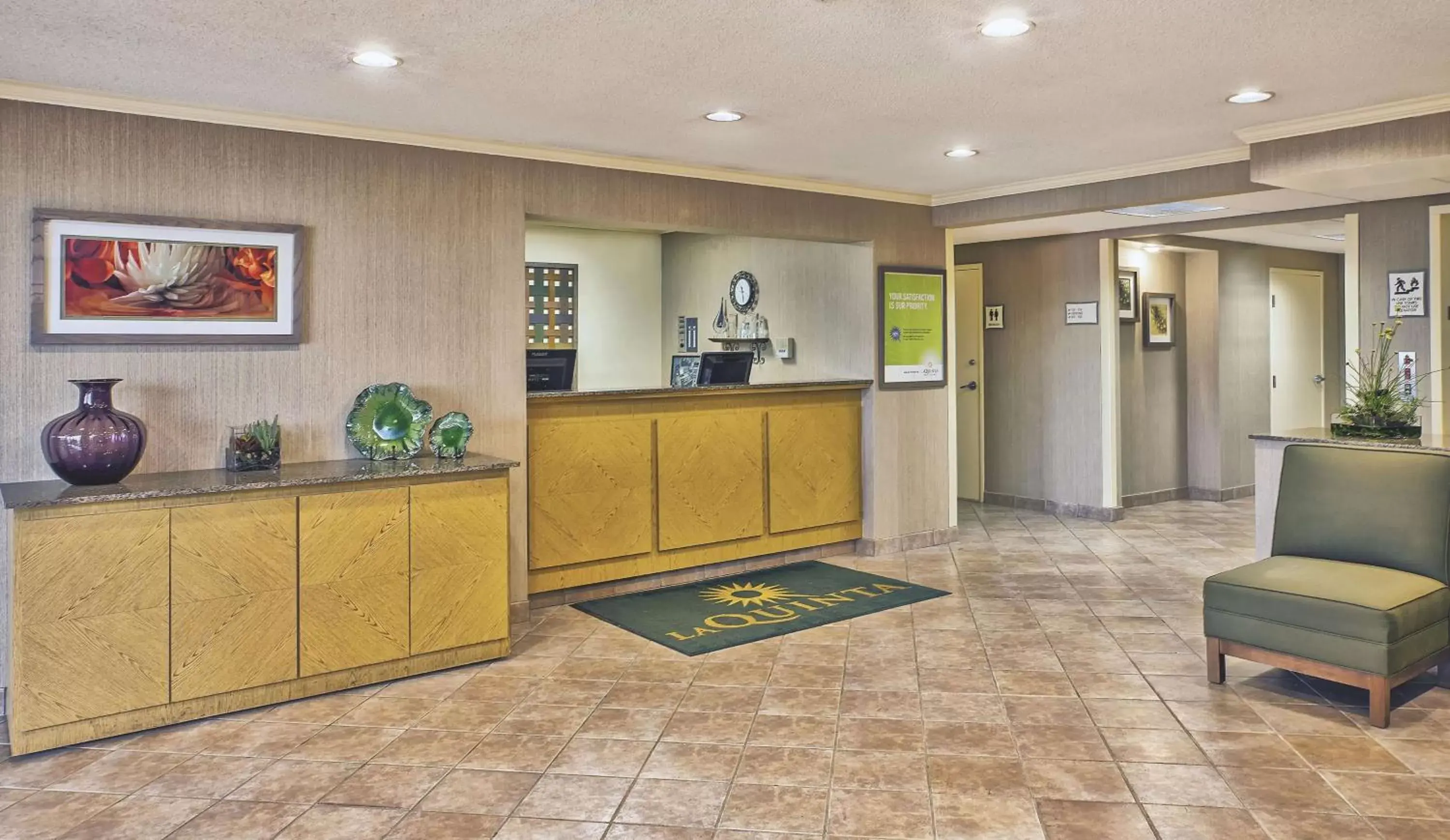 Lobby or reception, Lobby/Reception in La Quinta Inn by Wyndham Toledo Perrysburg