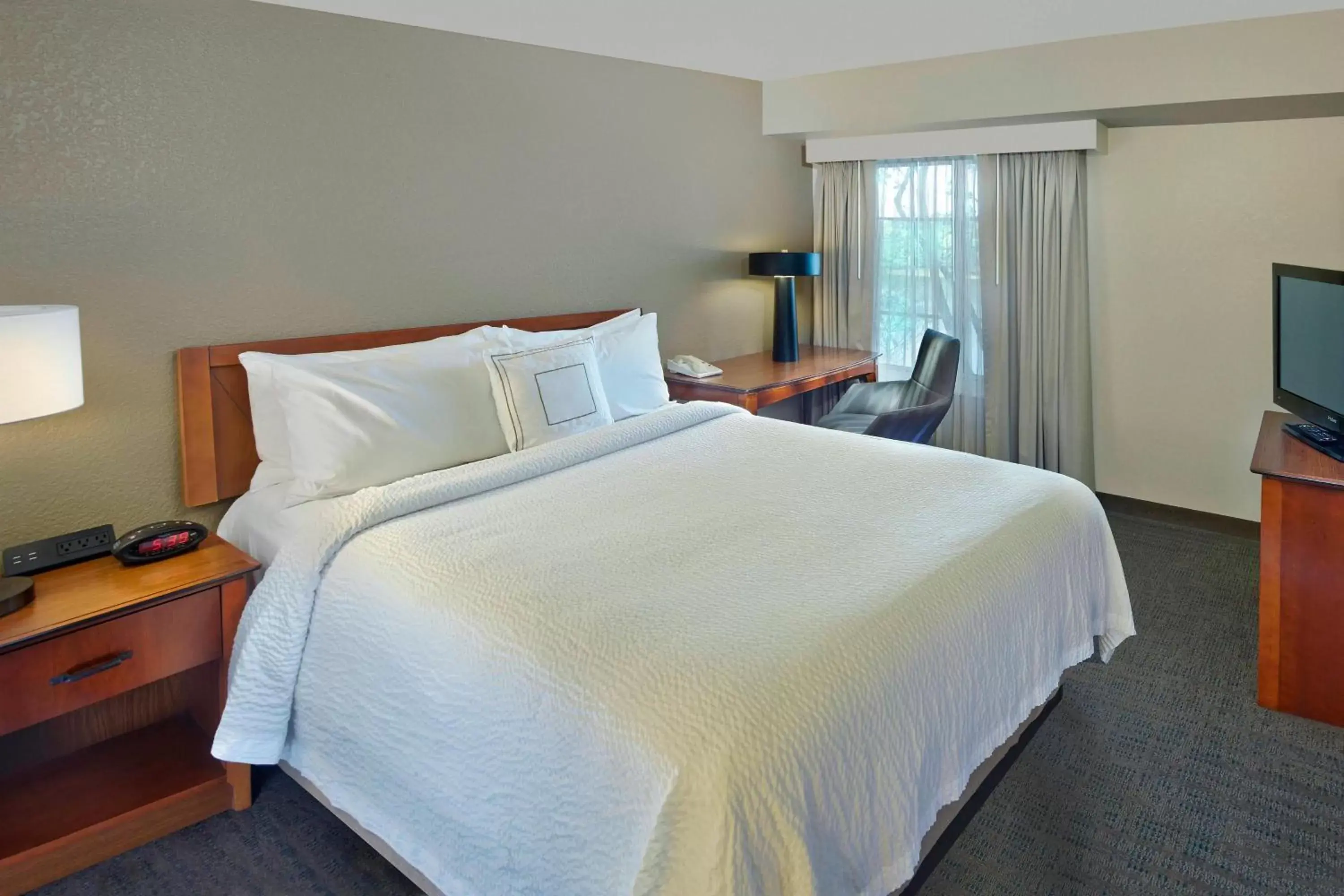 Photo of the whole room, Bed in Residence Inn by Marriott Fort Lauderdale Weston
