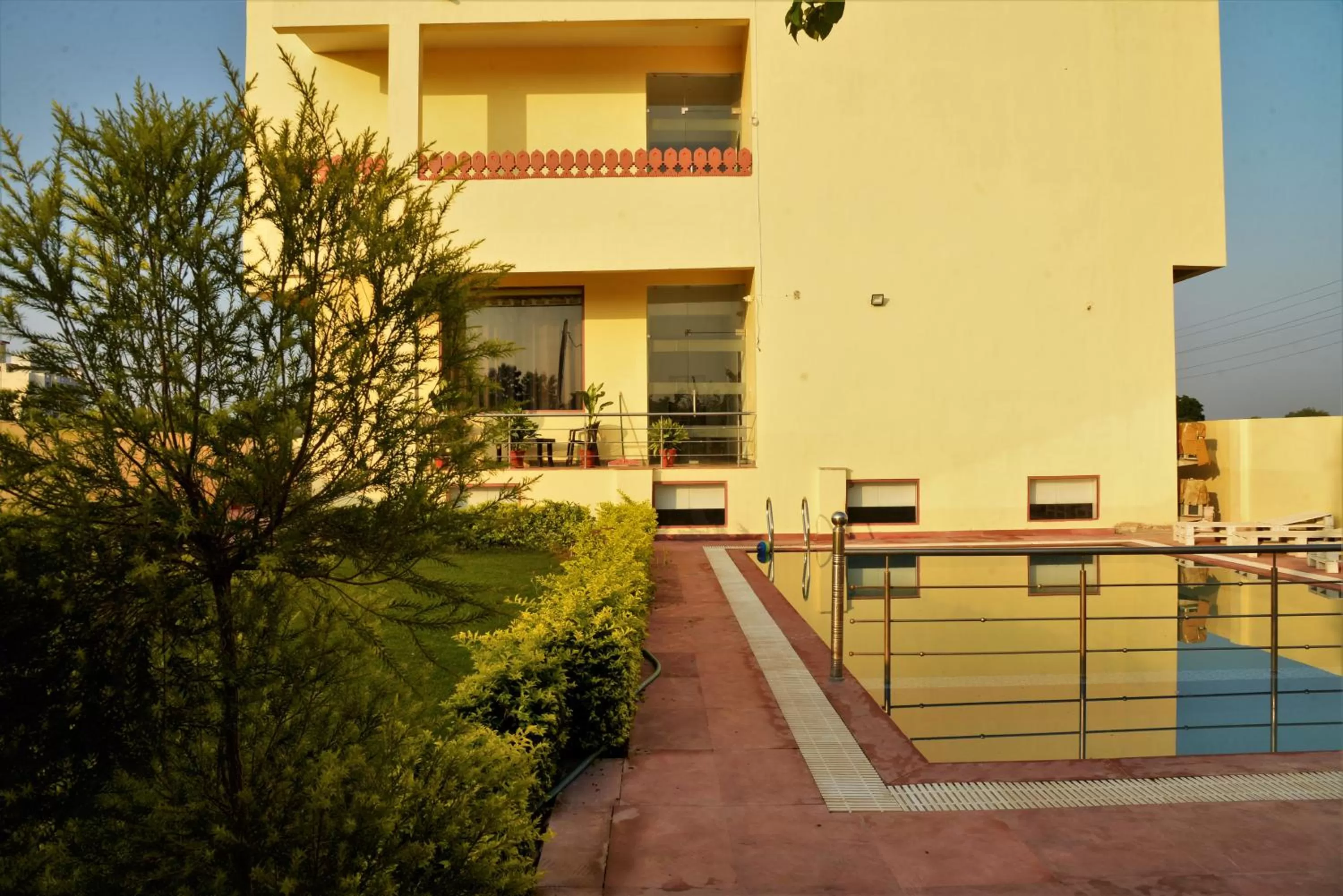 Property building in Omak Tiger Seven