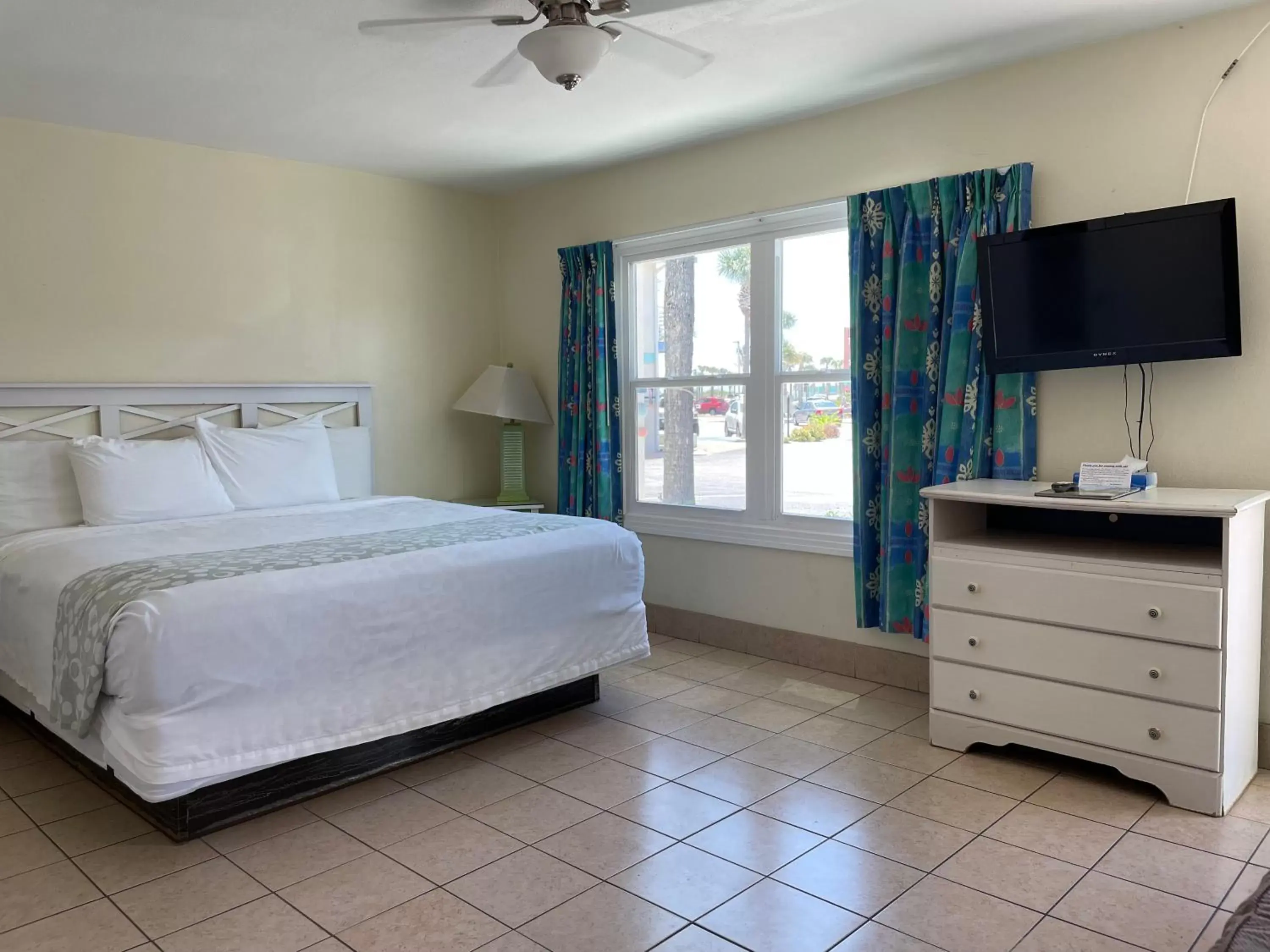 Bed in Magic Beach Motel - Vilano Beach, Saint Augustine