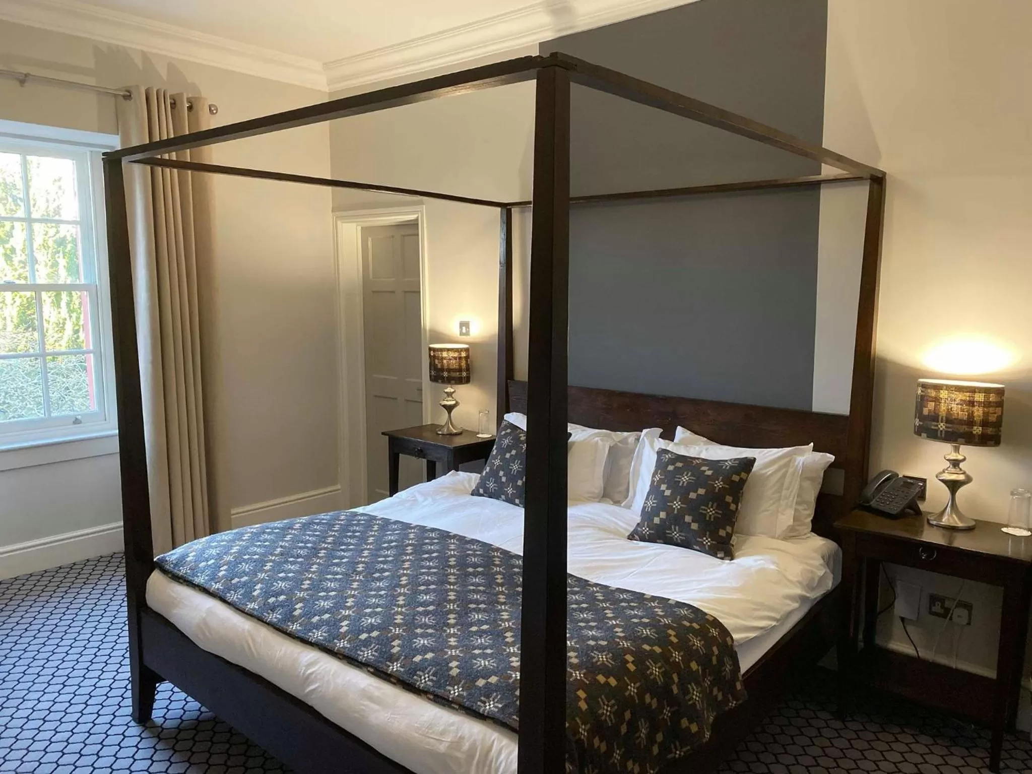 Bedroom, Bed in The Cawdor