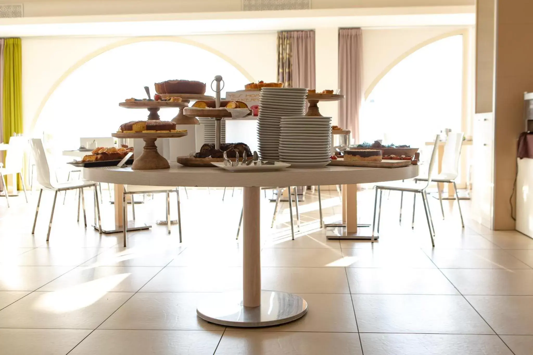 Buffet breakfast, Restaurant/Places to Eat in Yes Hotel Touring & SPA