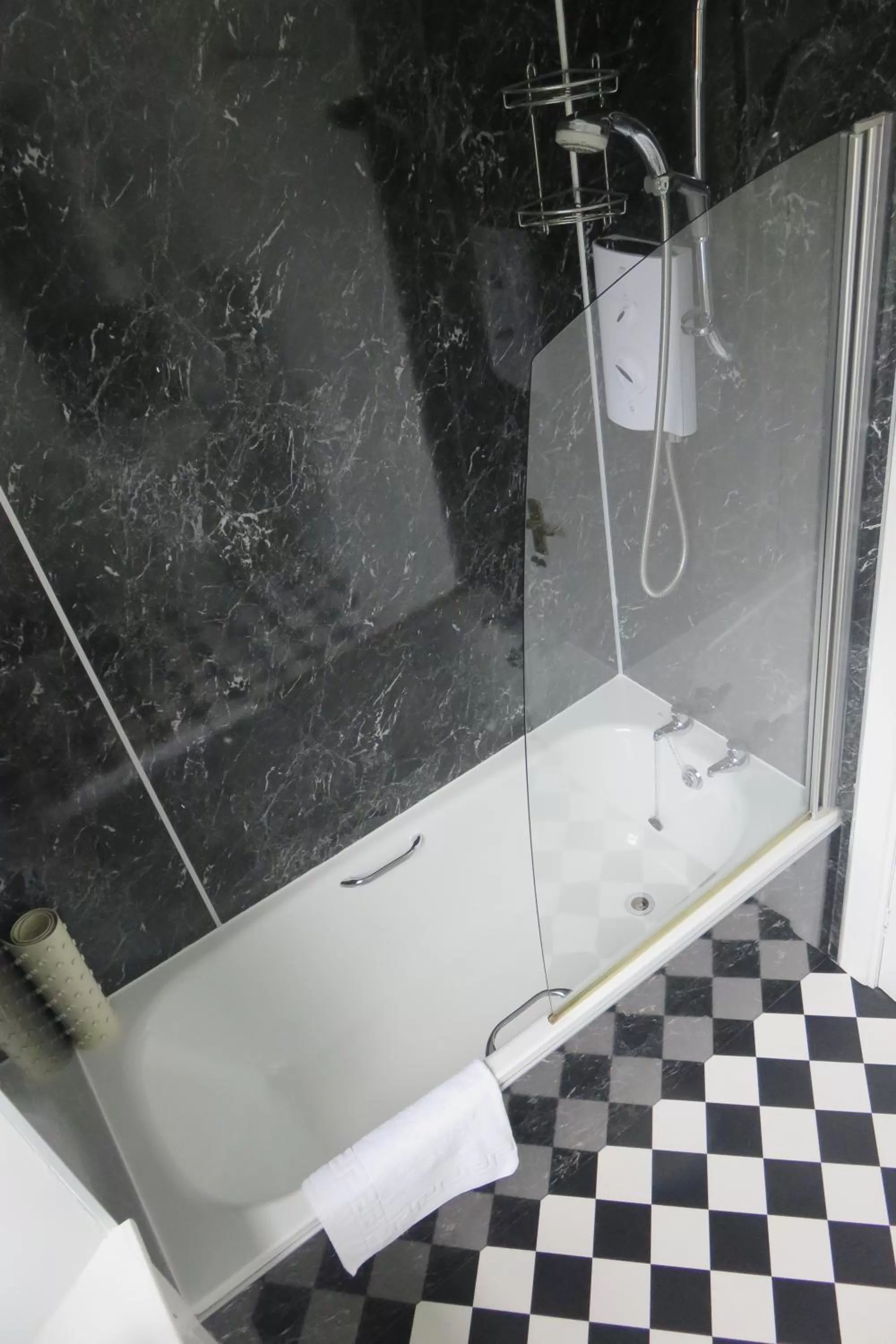 Bathroom in West End Guest House