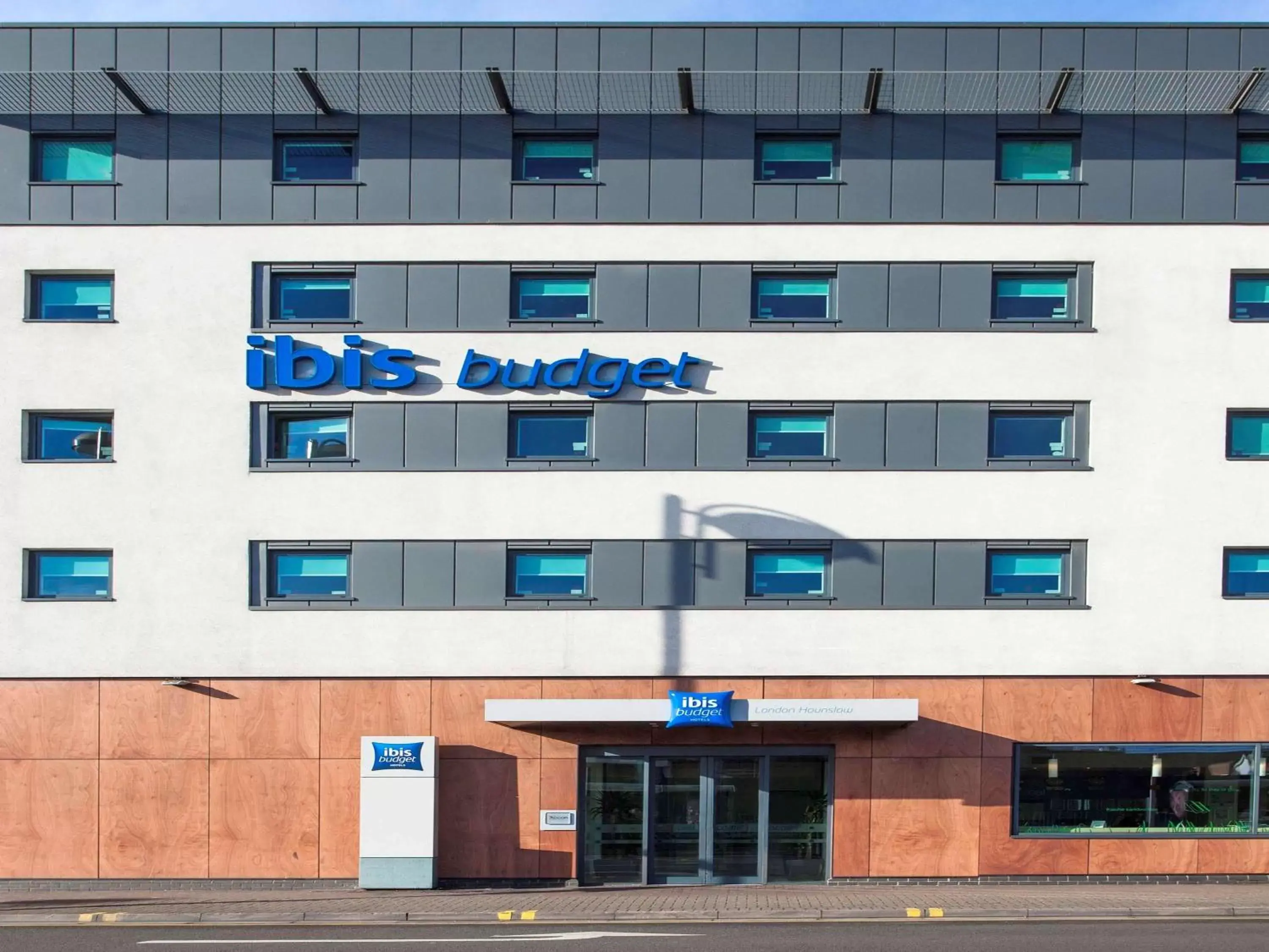 Property building in ibis budget London Hounslow