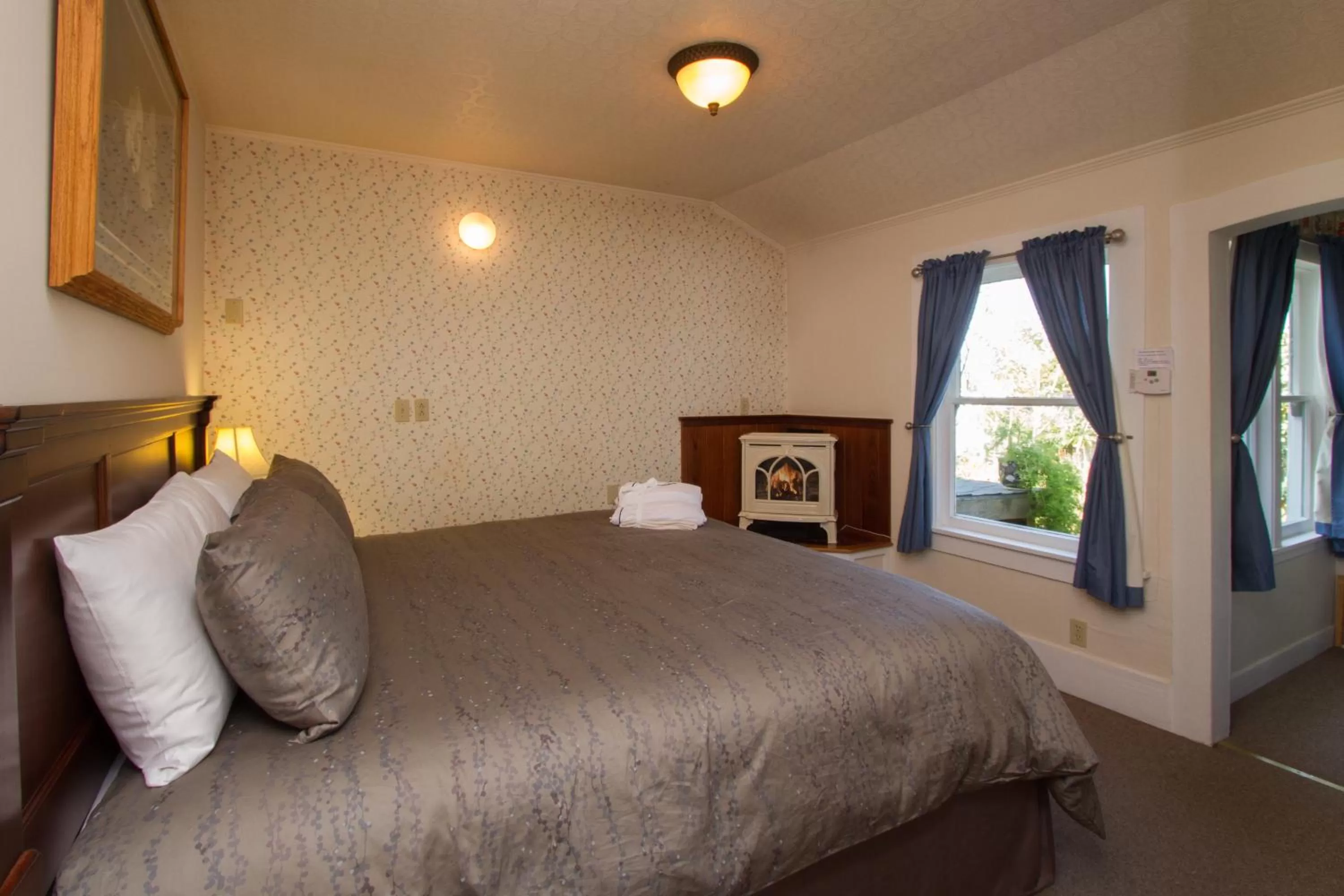 Bedroom, Bed in Sweetwater Inn and Spa