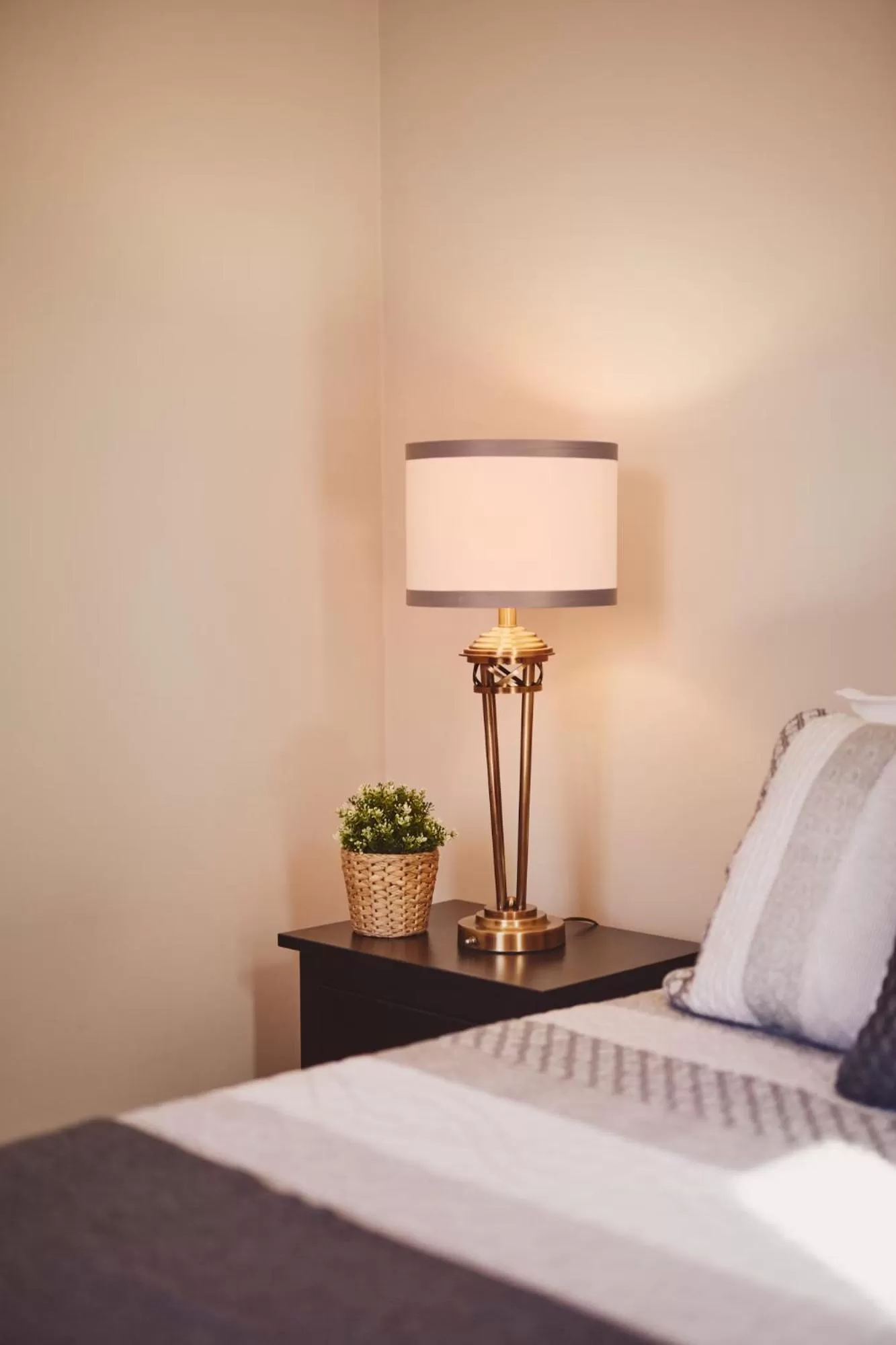 Bed in Auberge de l'Abbaye d'Oka