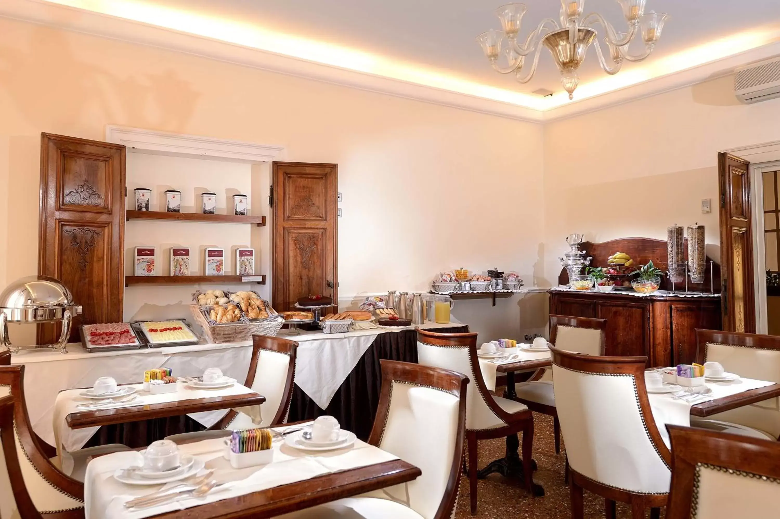 Restaurant/Places to Eat in Hotel Dell'Opera