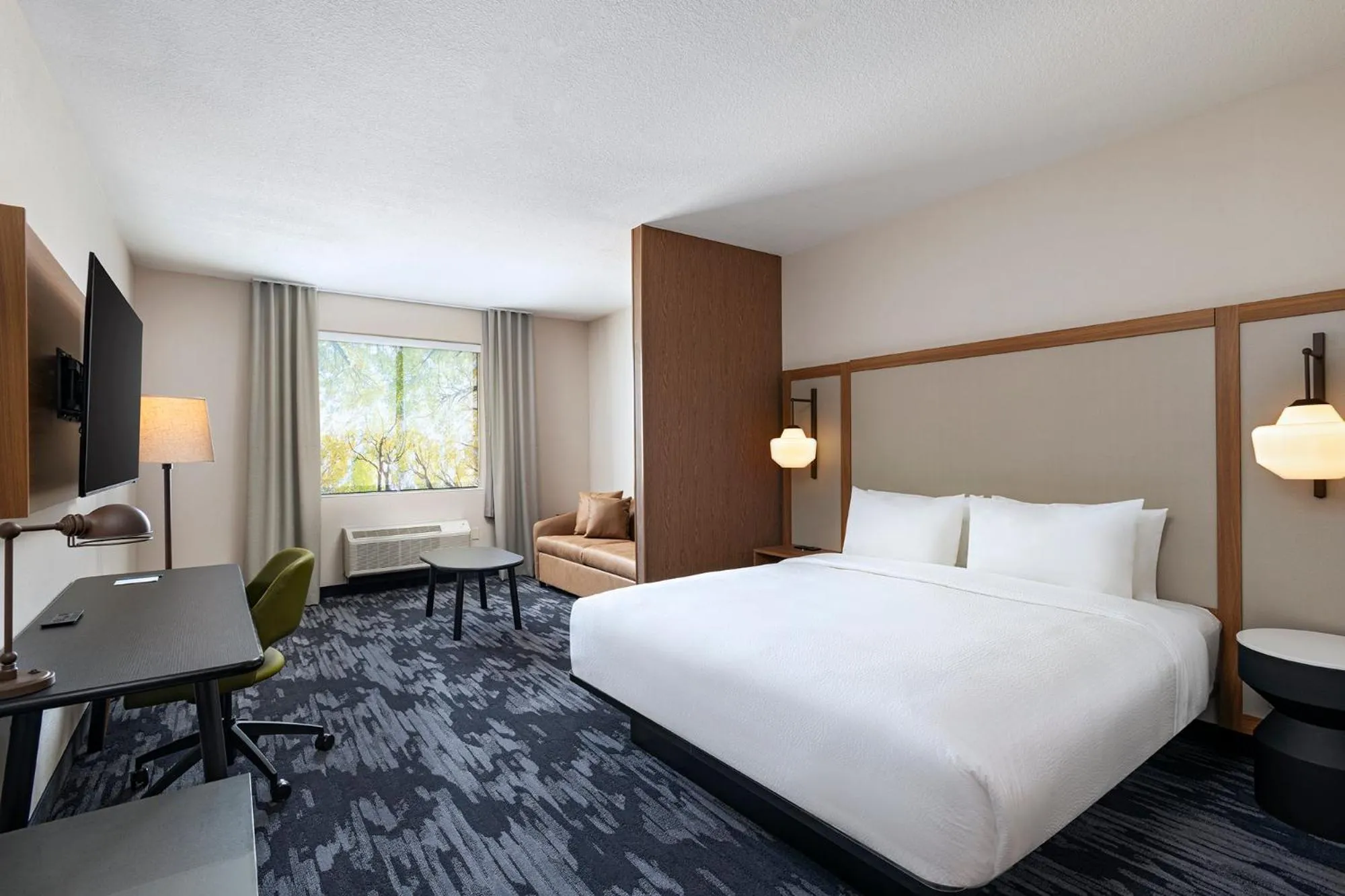 Bed in Fairfield by Marriott Inn & Suites Hillsboro