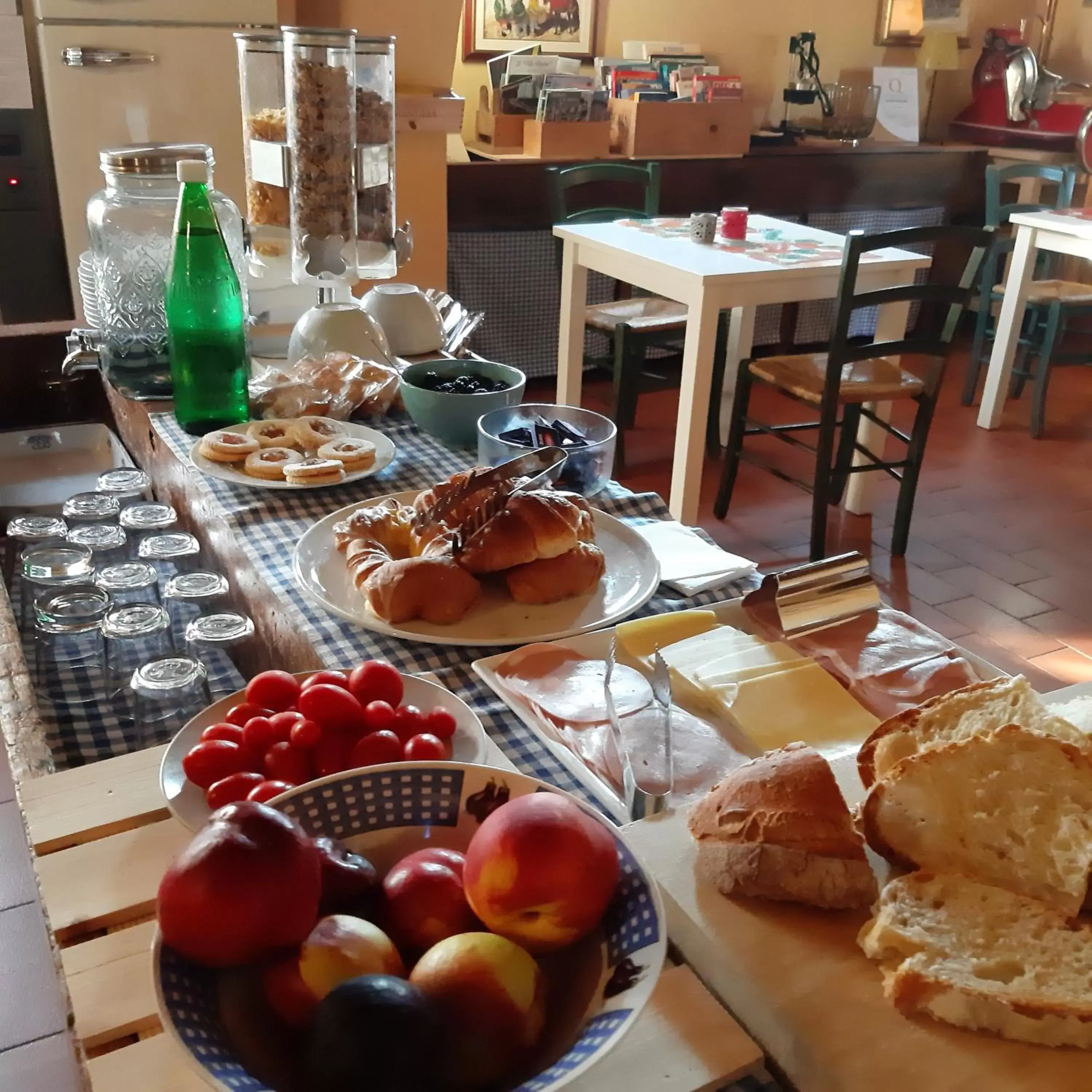 Buffet breakfast, Food in B&B La corte di Stelio