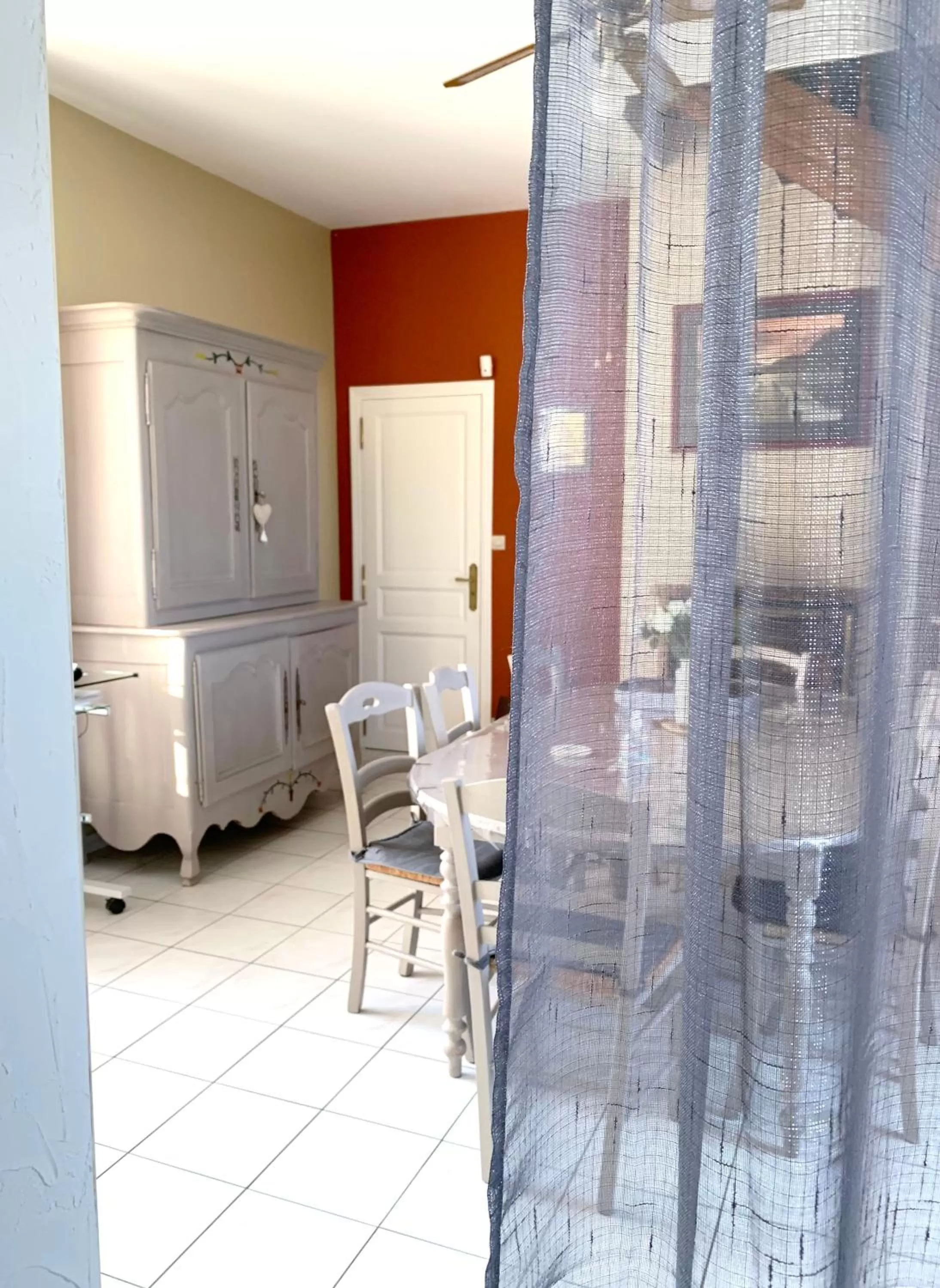 Dining area in La Costonnerie