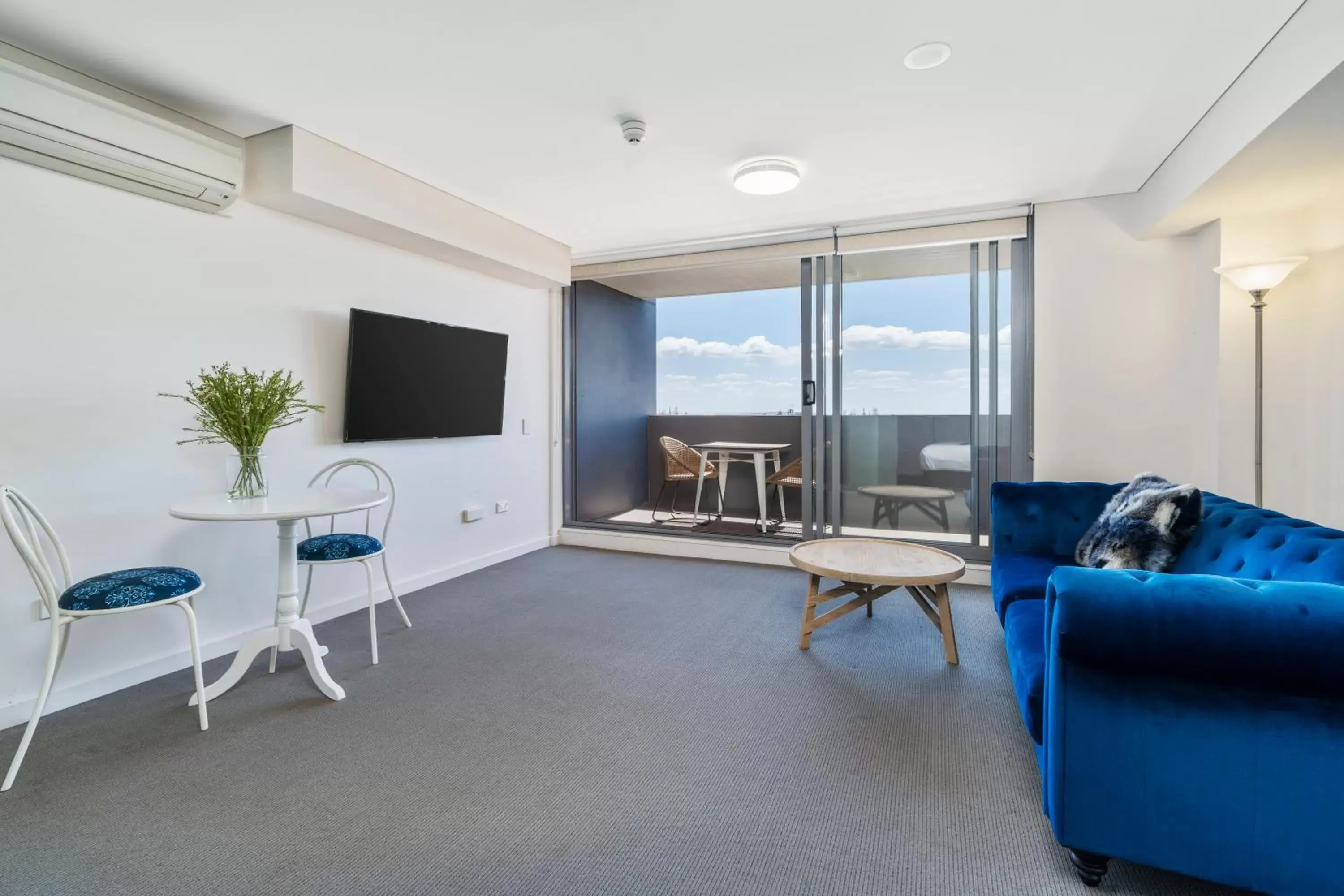 Communal lounge/ TV room, Seating Area in Terminus Apartment Hotel Newcastle