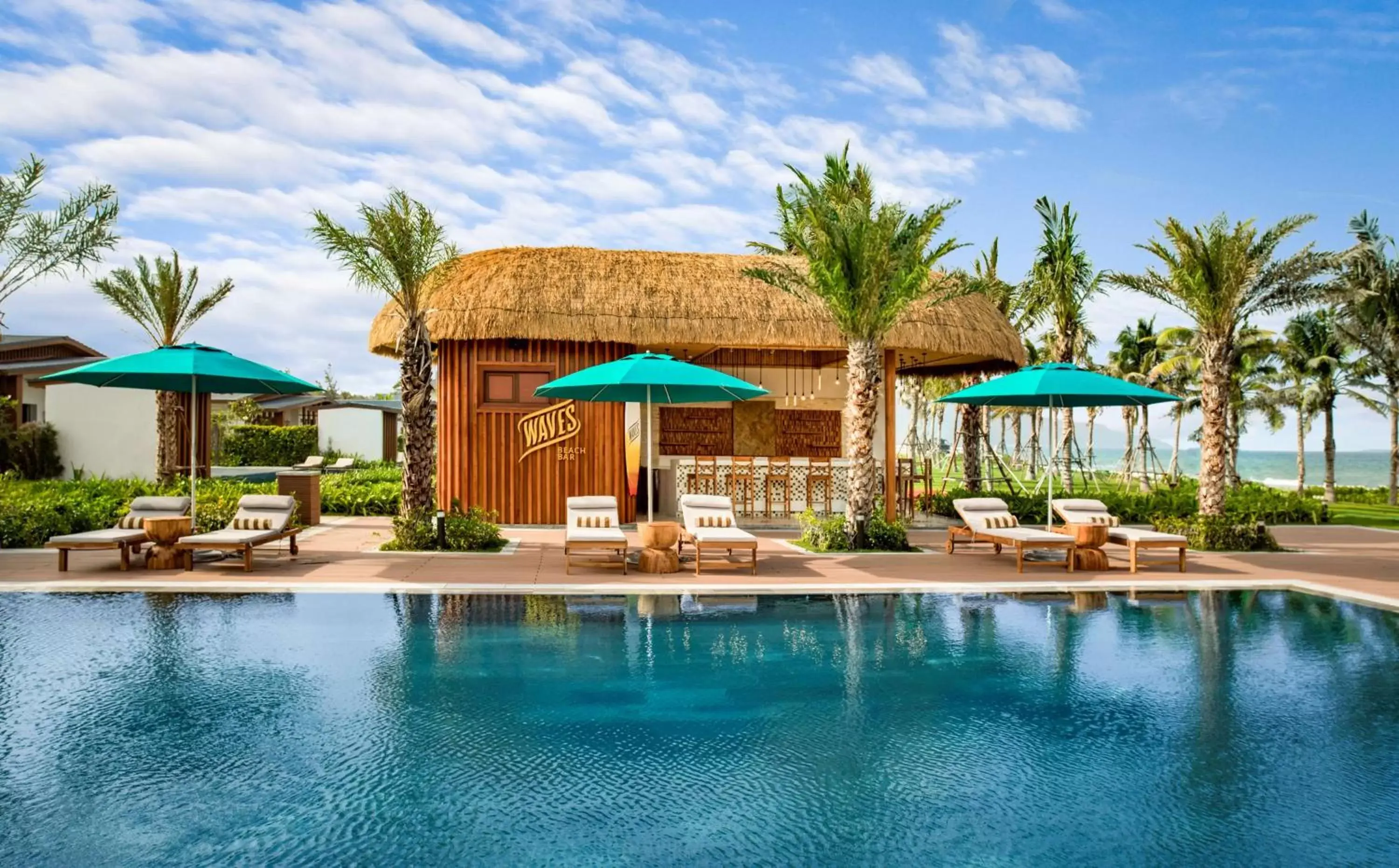 Lounge or bar, Swimming Pool in Radisson Blu Resort Cam Ranh