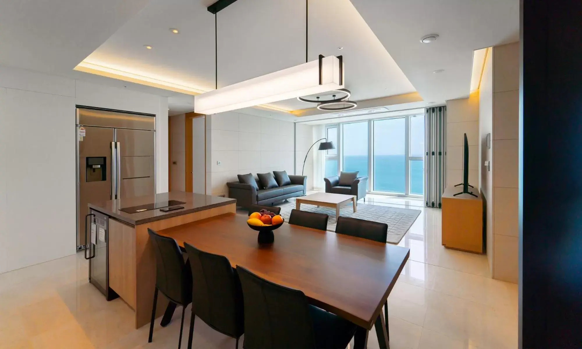 Kitchen or kitchenette, Dining Area in Grand Lct Residence