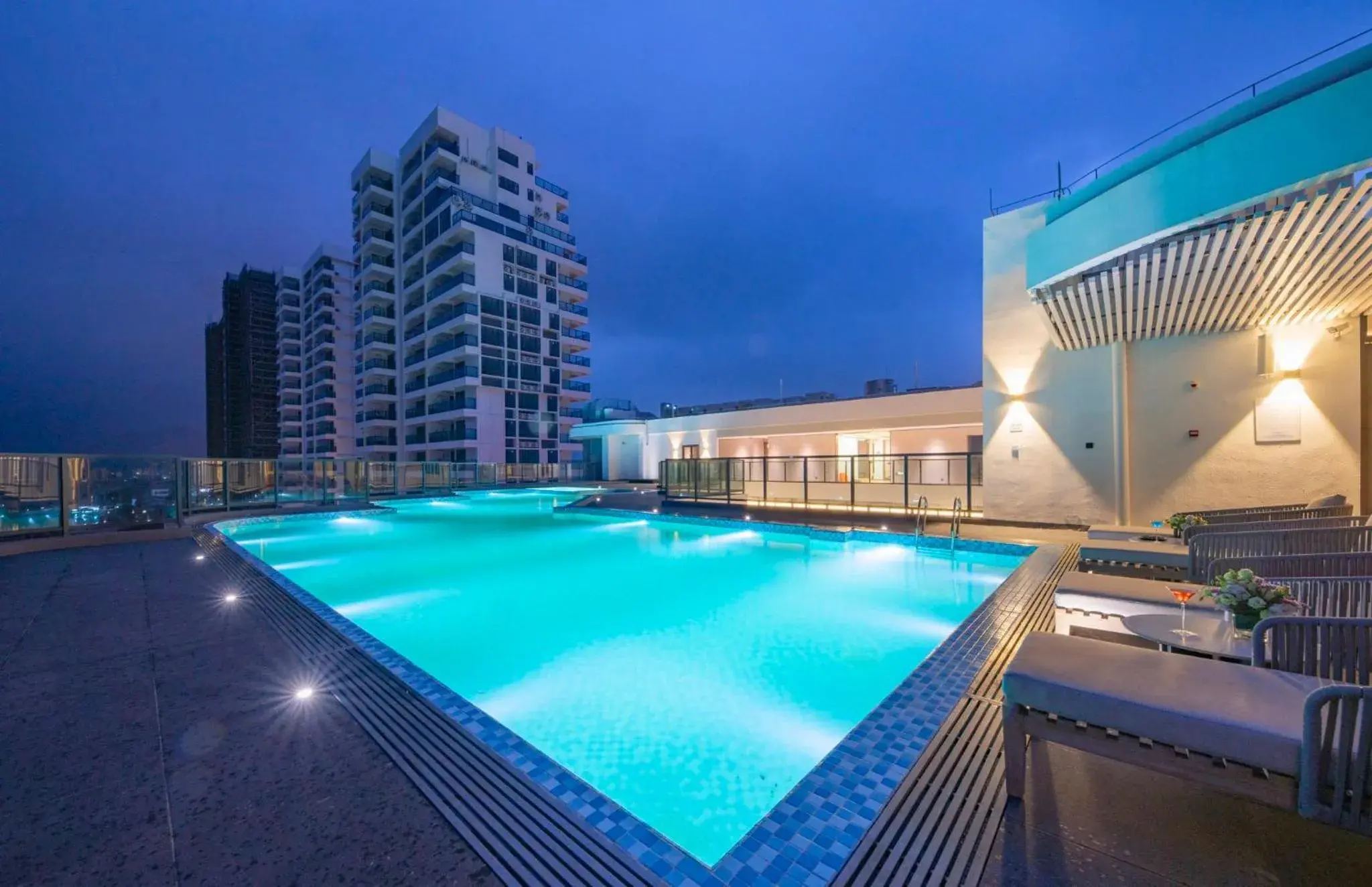 Swimming Pool in Holiday Inn Express Jiangmen Yinhu Bay, an IHG Hotel