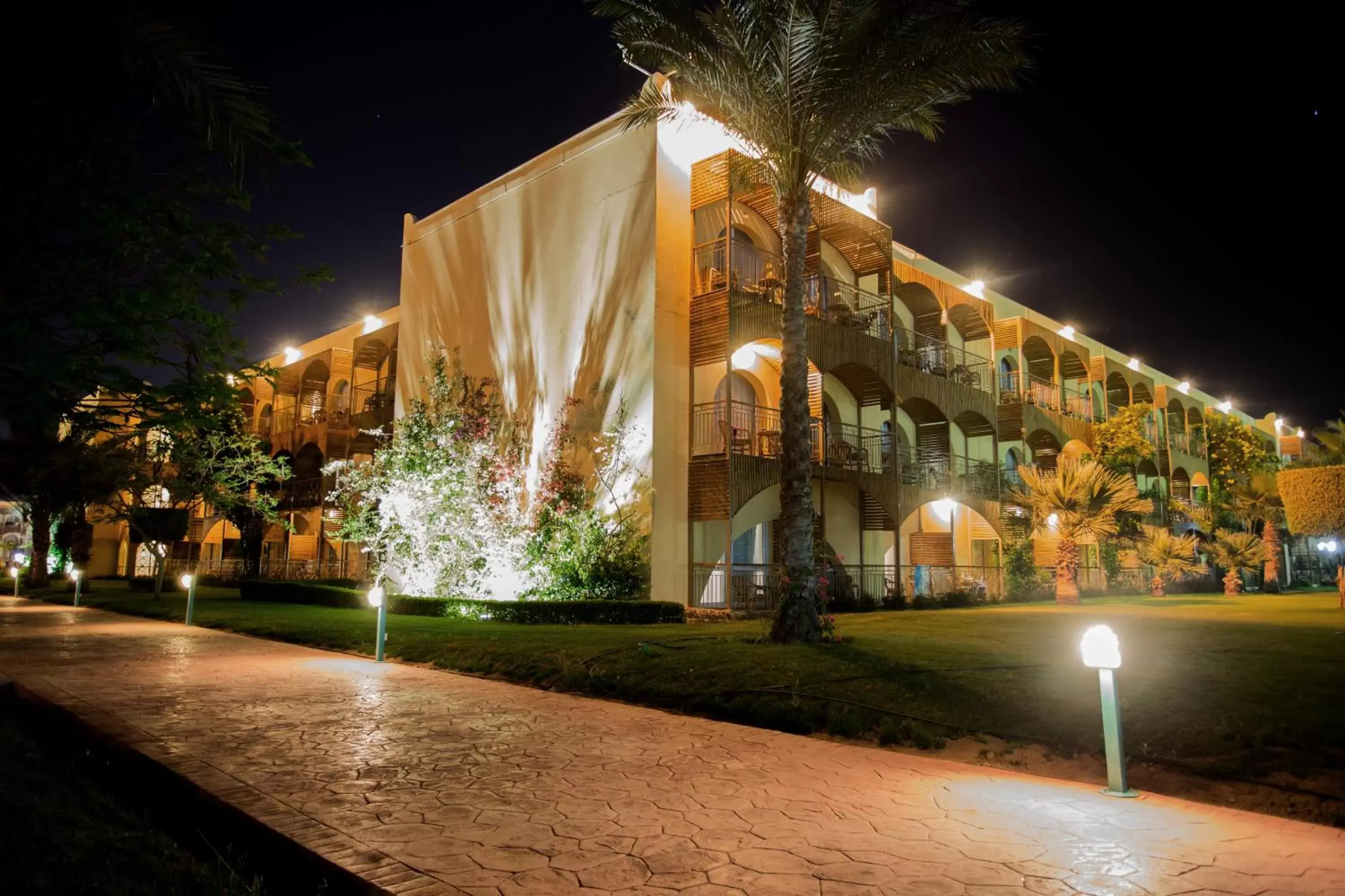 Property Building in Desert Rose Resort