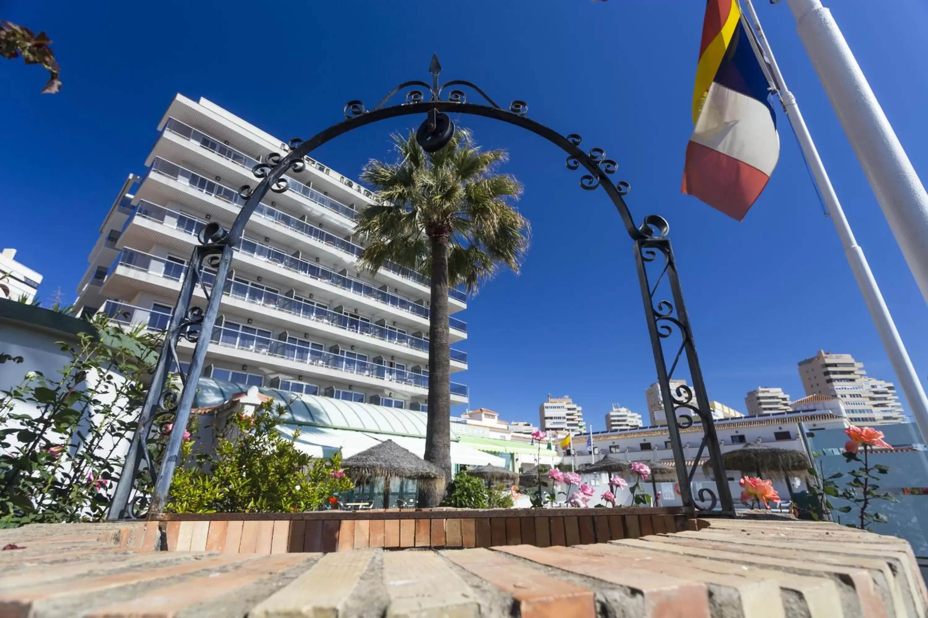 Facade/entrance, Property Building in Hotel Isabel