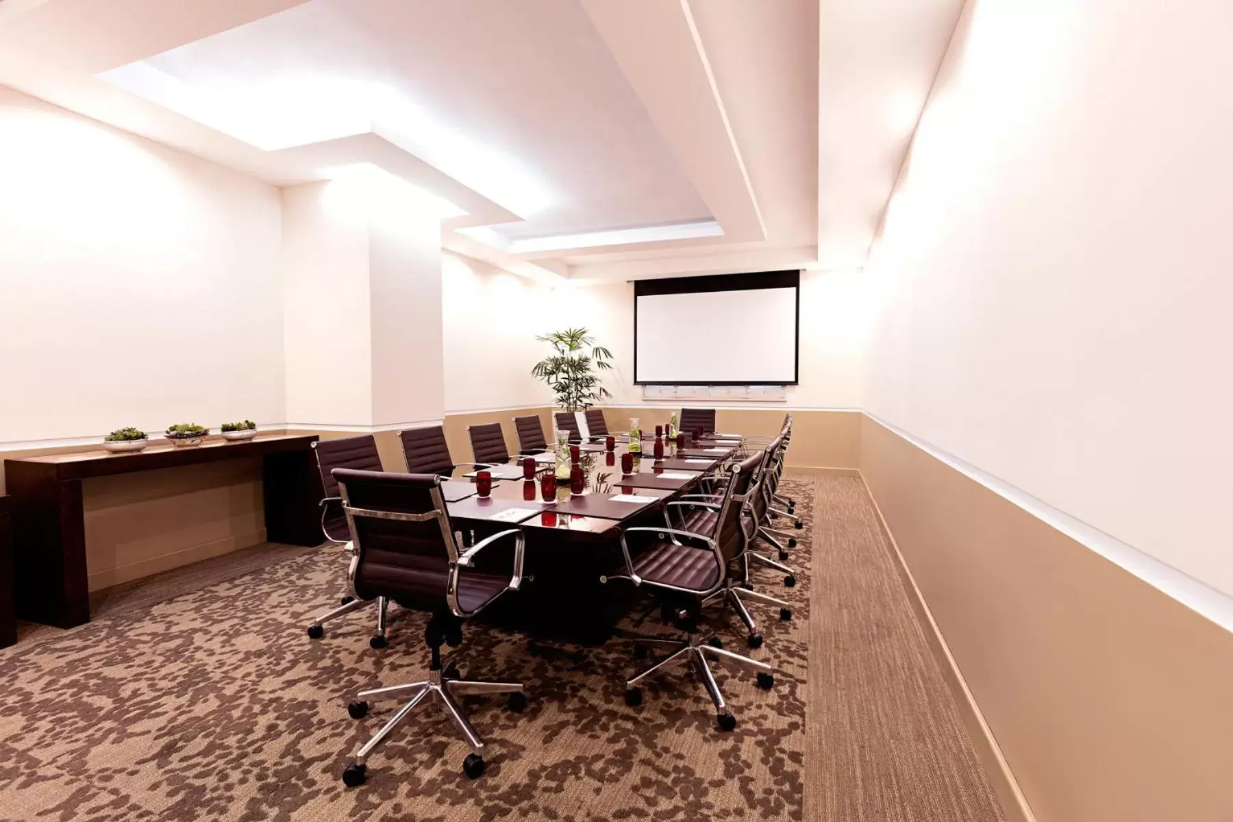 Meeting/conference room in Grand Tikal Futura Hotel