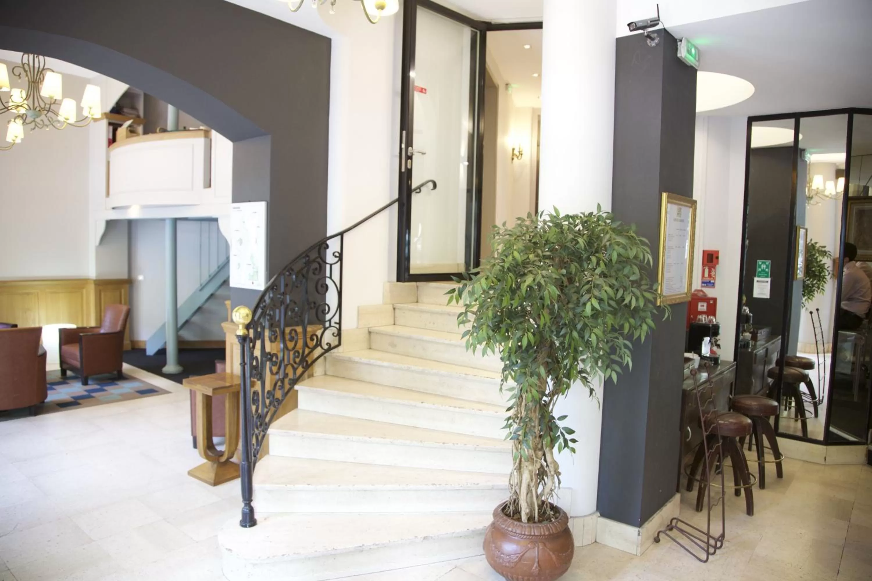 Day in Grand Hôtel Des Gobelins