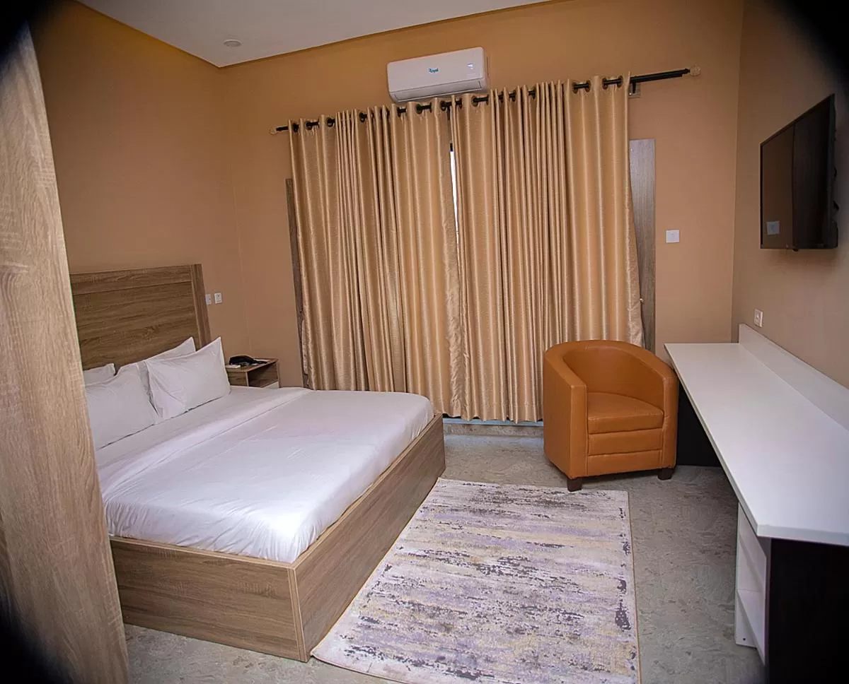 Bed in Hotel Capitol