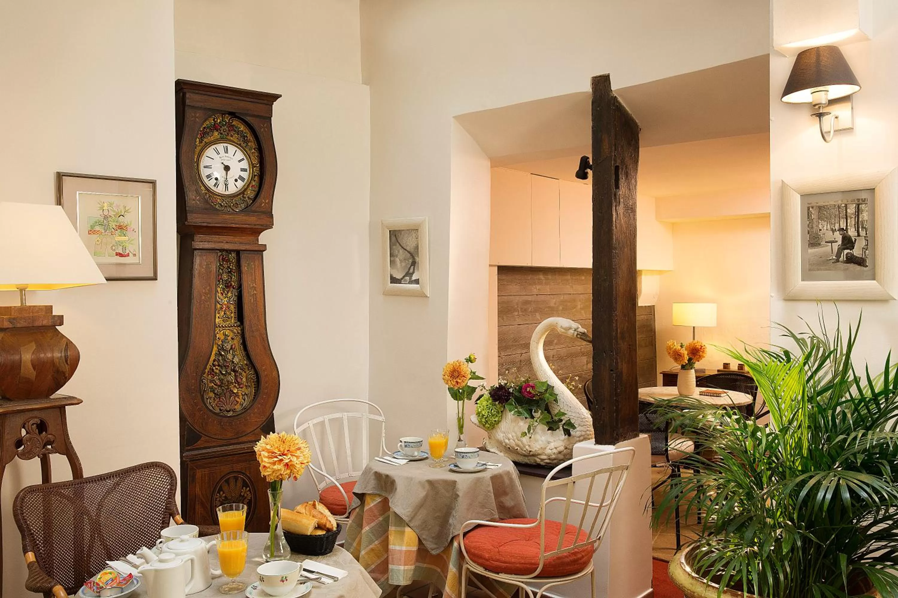 Restaurant/places to eat in Hôtel du Cygne Paris