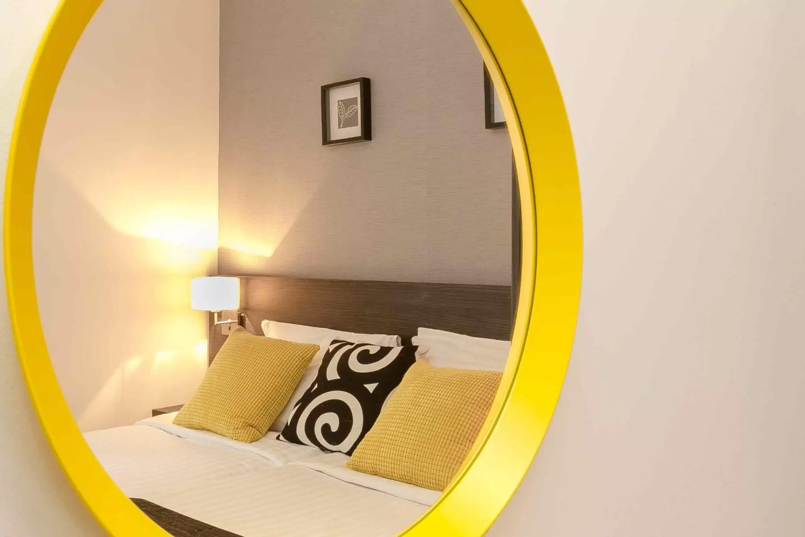 Bedroom, Bed in Croft Court Hotel