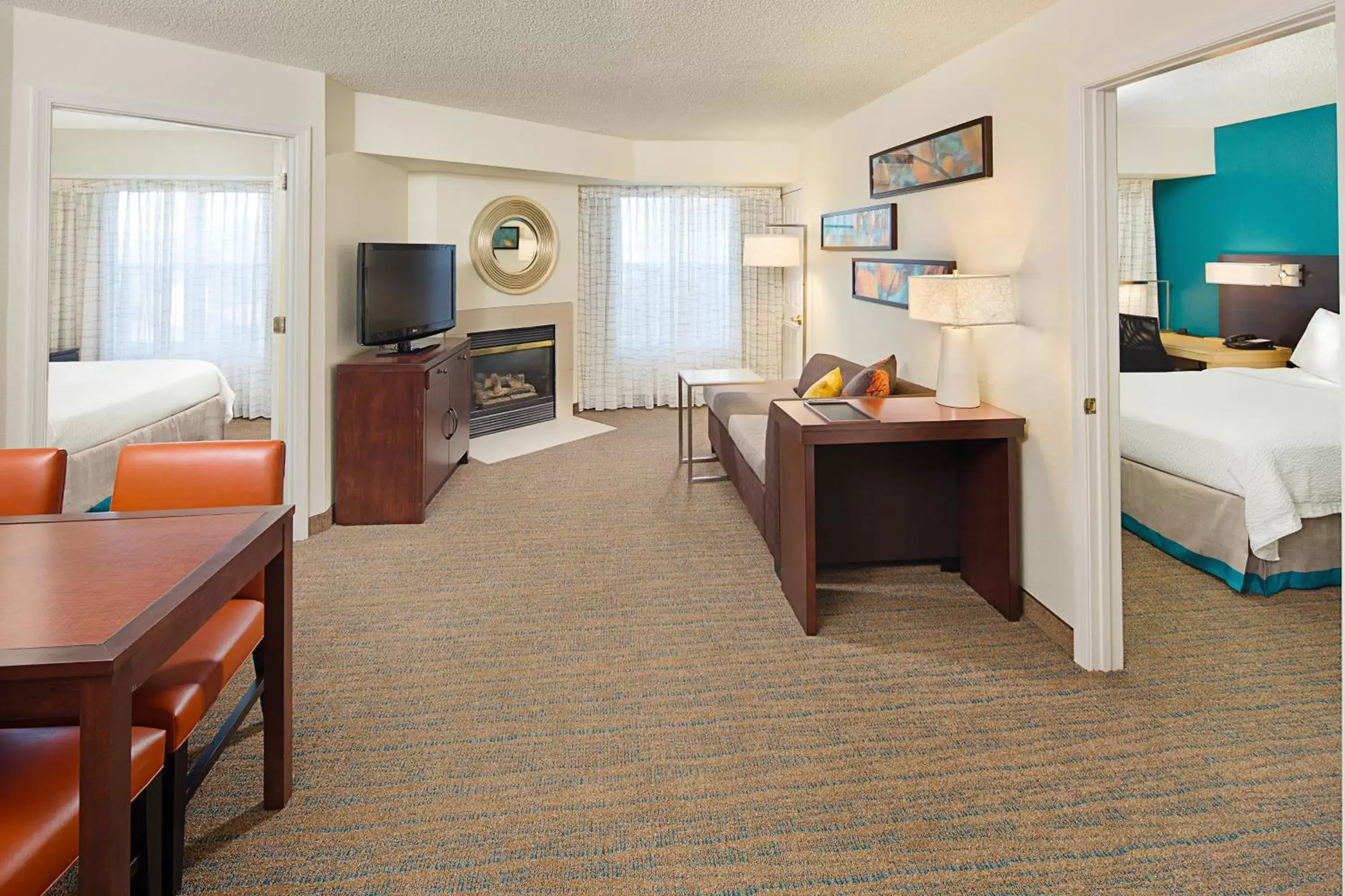 Bedroom, TV/Entertainment Center in Residence Inn Richmond Northwest