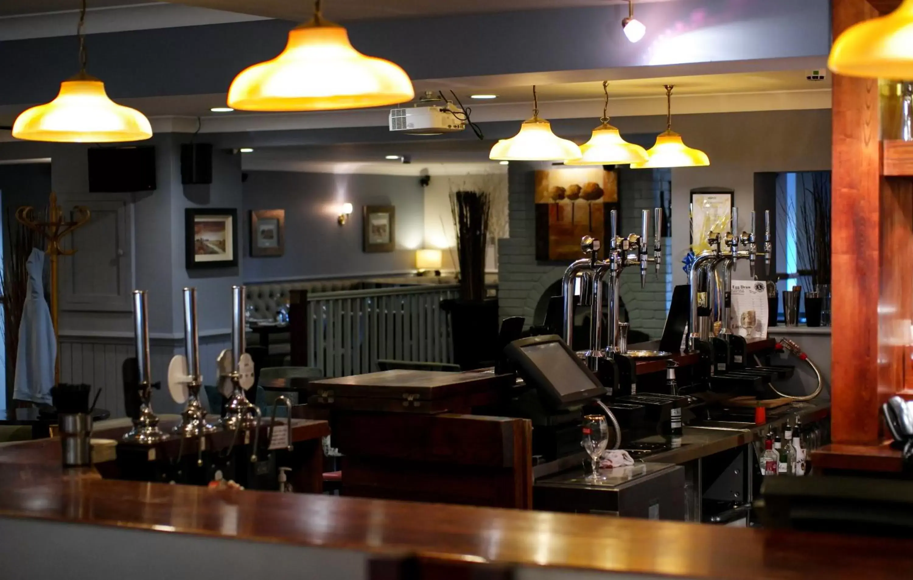 Lounge or bar in Crown Lodge Hotel Lounge or bar in Crown Lodge Hotel