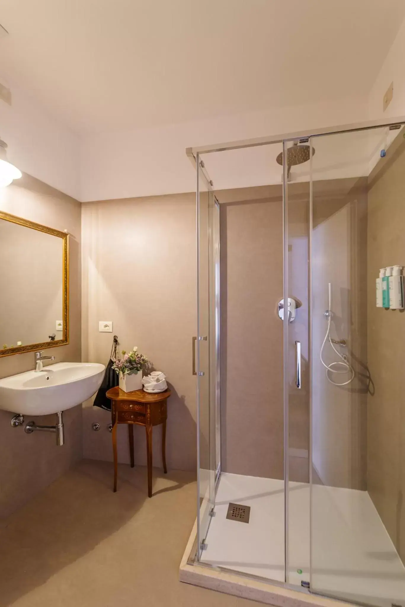 Shower, Bathroom in Aurora Boutique Hotel & Private SPA