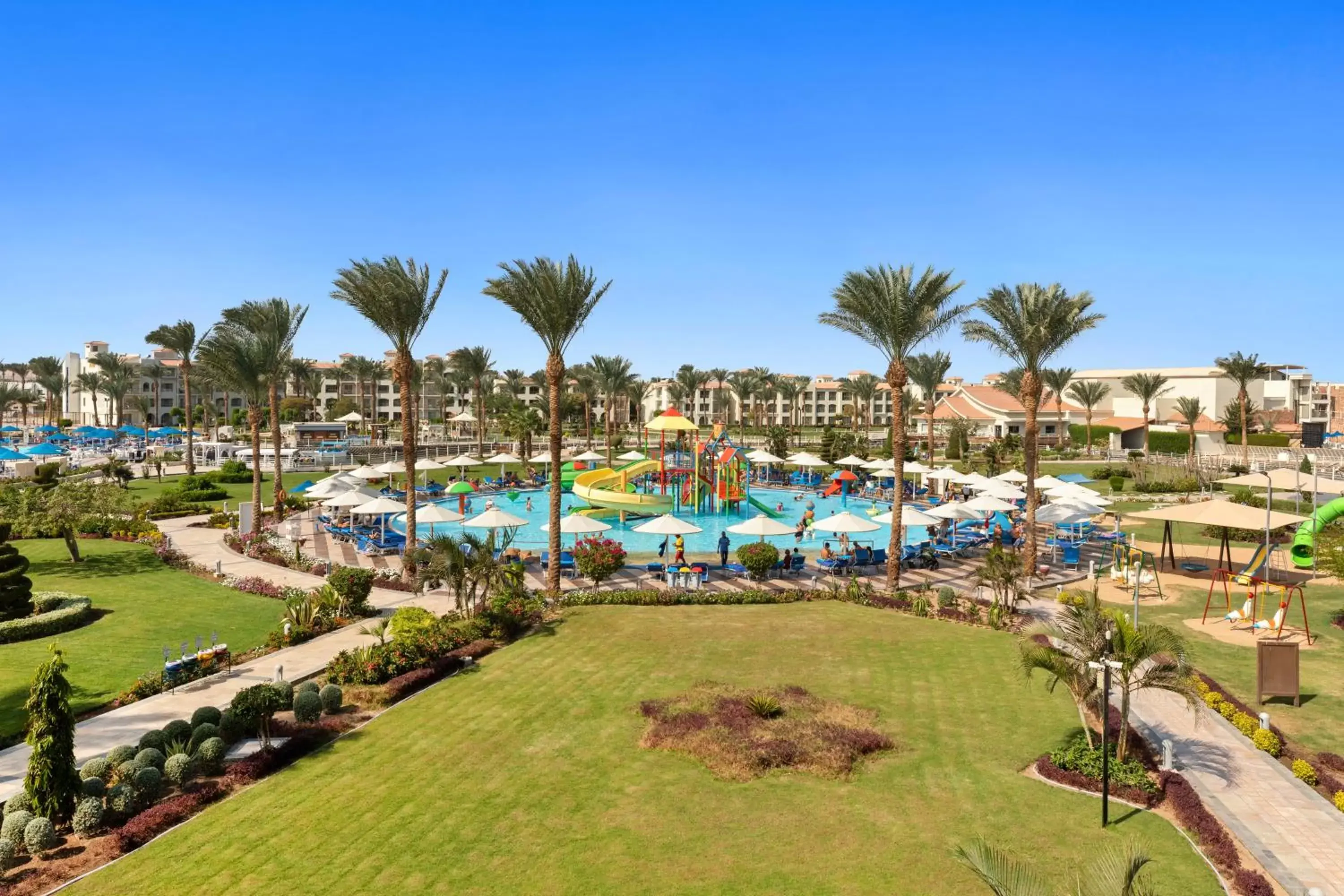 Garden, Pool View in Pickalbatros Dana Beach Resort - Hurghada