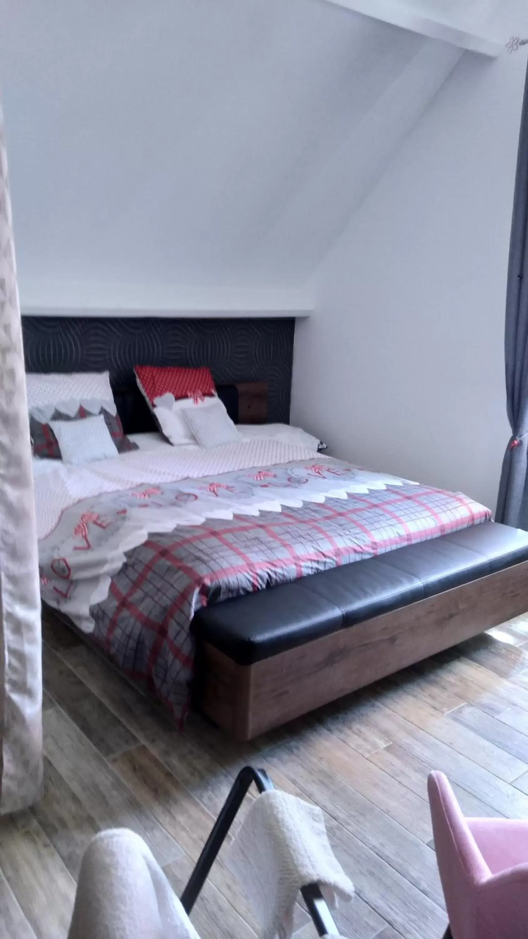 Double Room with Private Bathroom in SALAMANDRE Double Room with Private Bathroom in SALAMANDRE