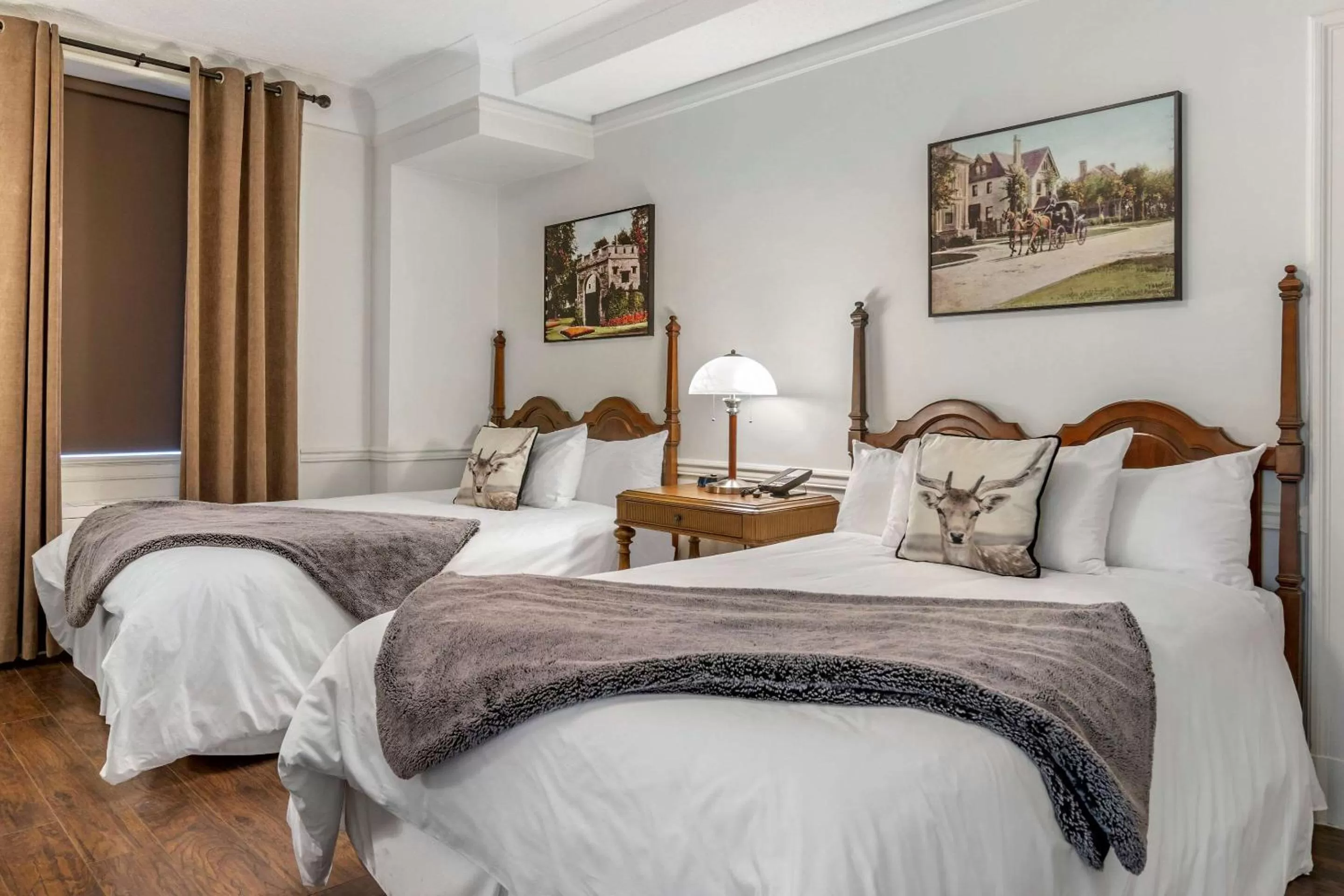 Photo of the whole room, Bed in The Fort Garry Hotel, Spa and Conference Centre, an Ascend Collection Hotel