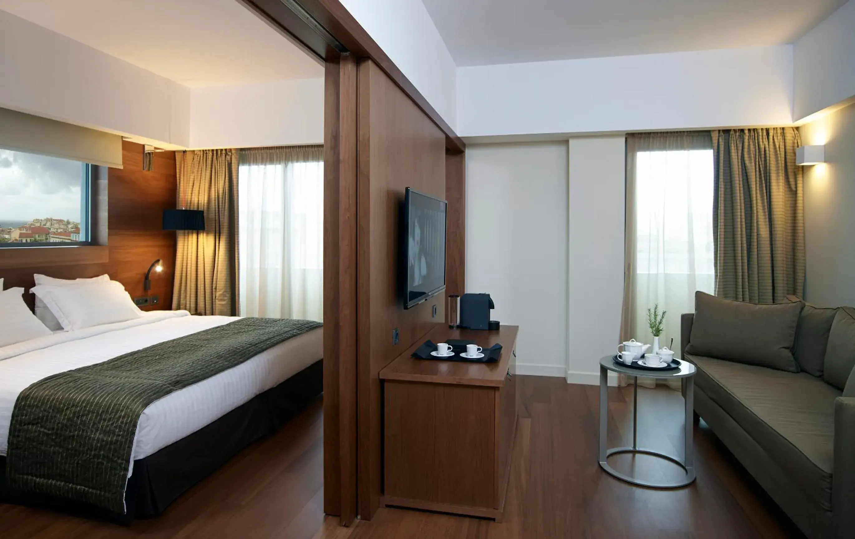 Photo of the whole room, Bed in Samaria Hotel