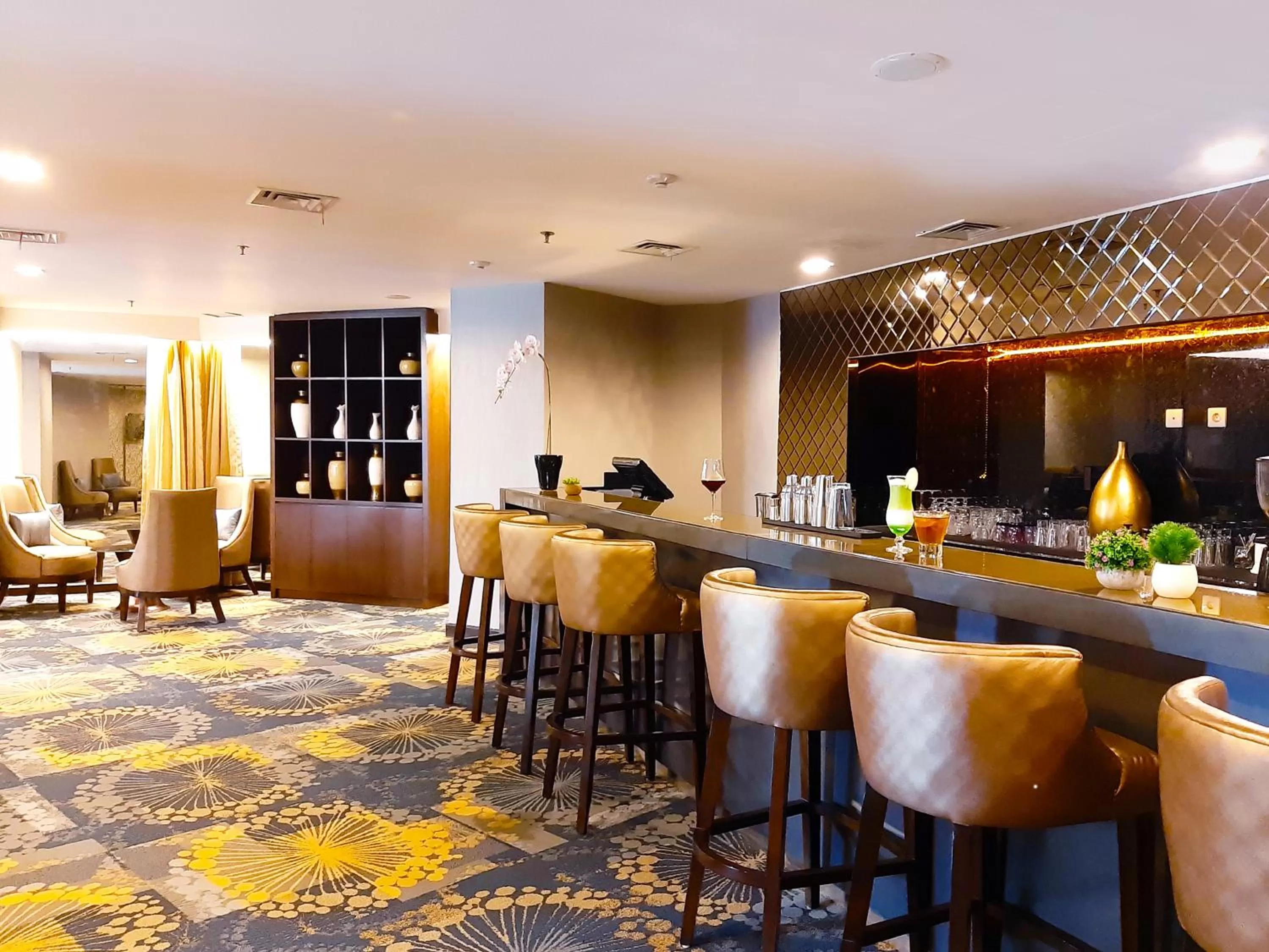 Lounge or bar in Swiss-Belresidences Rasuna Epicentrum