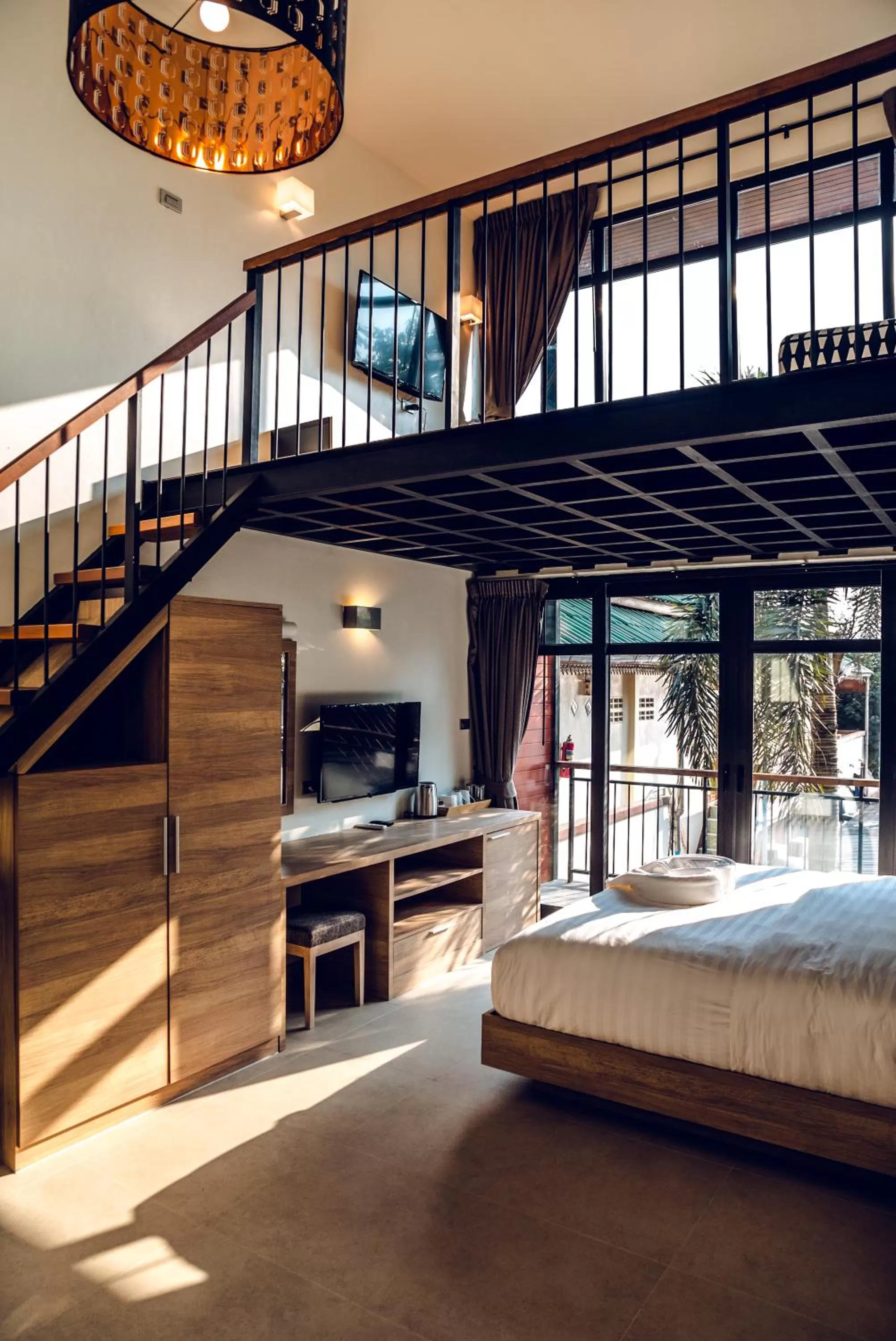 Photo of the whole room, Bed in 15 Palms Beach Resort