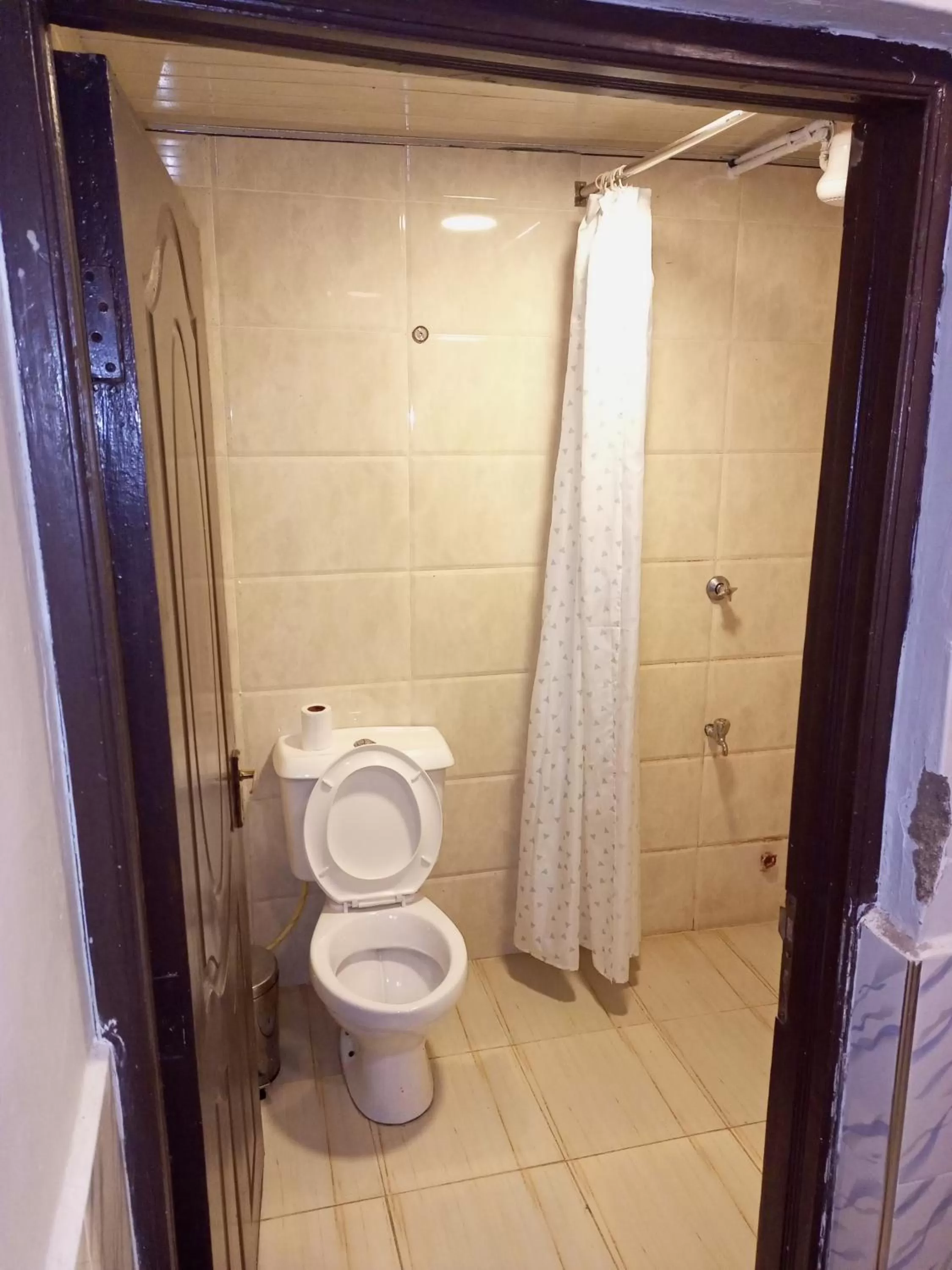 Bathroom in Beach View Hotel - Kisumu