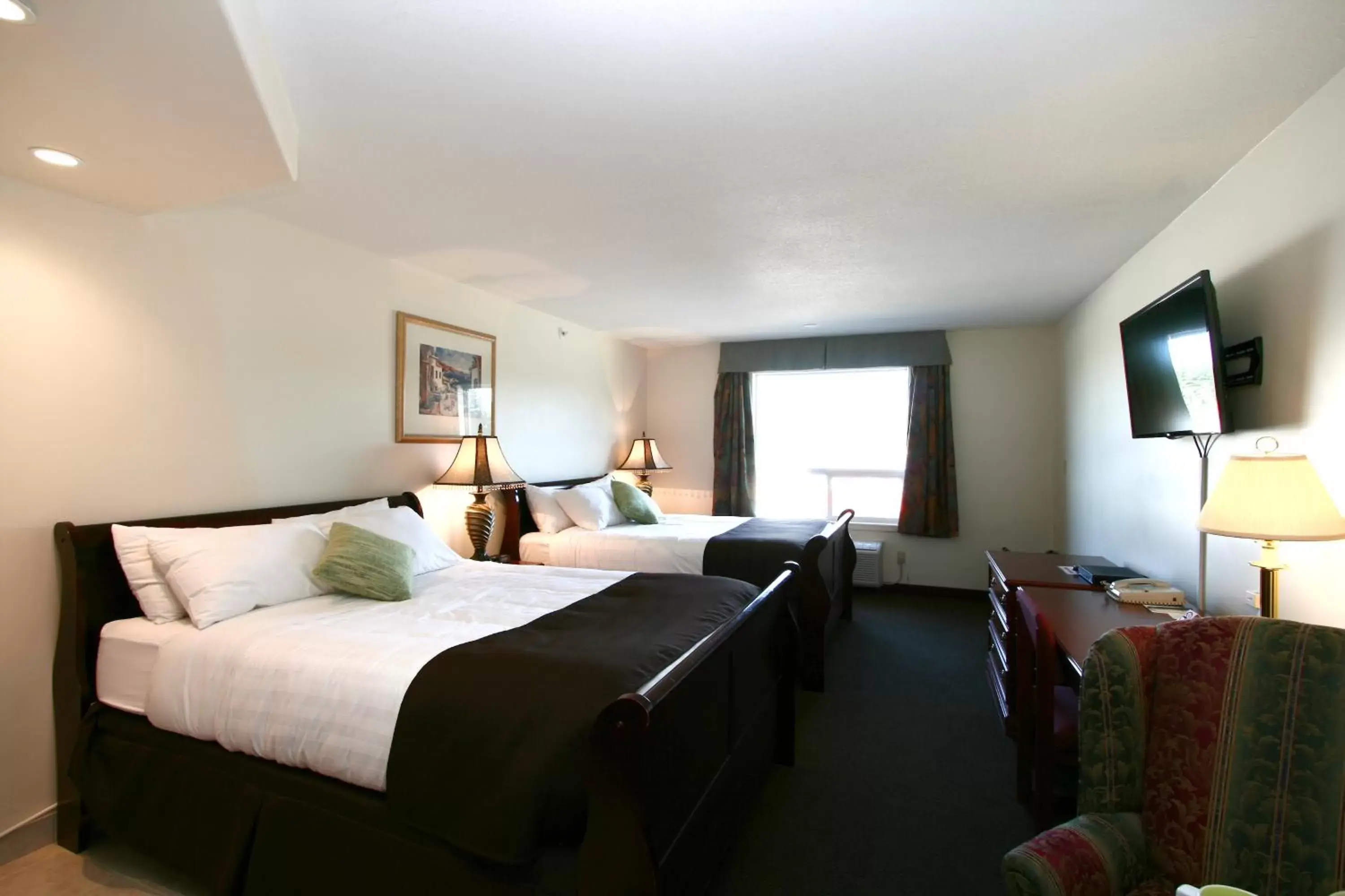 Photo of the whole room in Foxwood Inn & Suites Drayton Valley